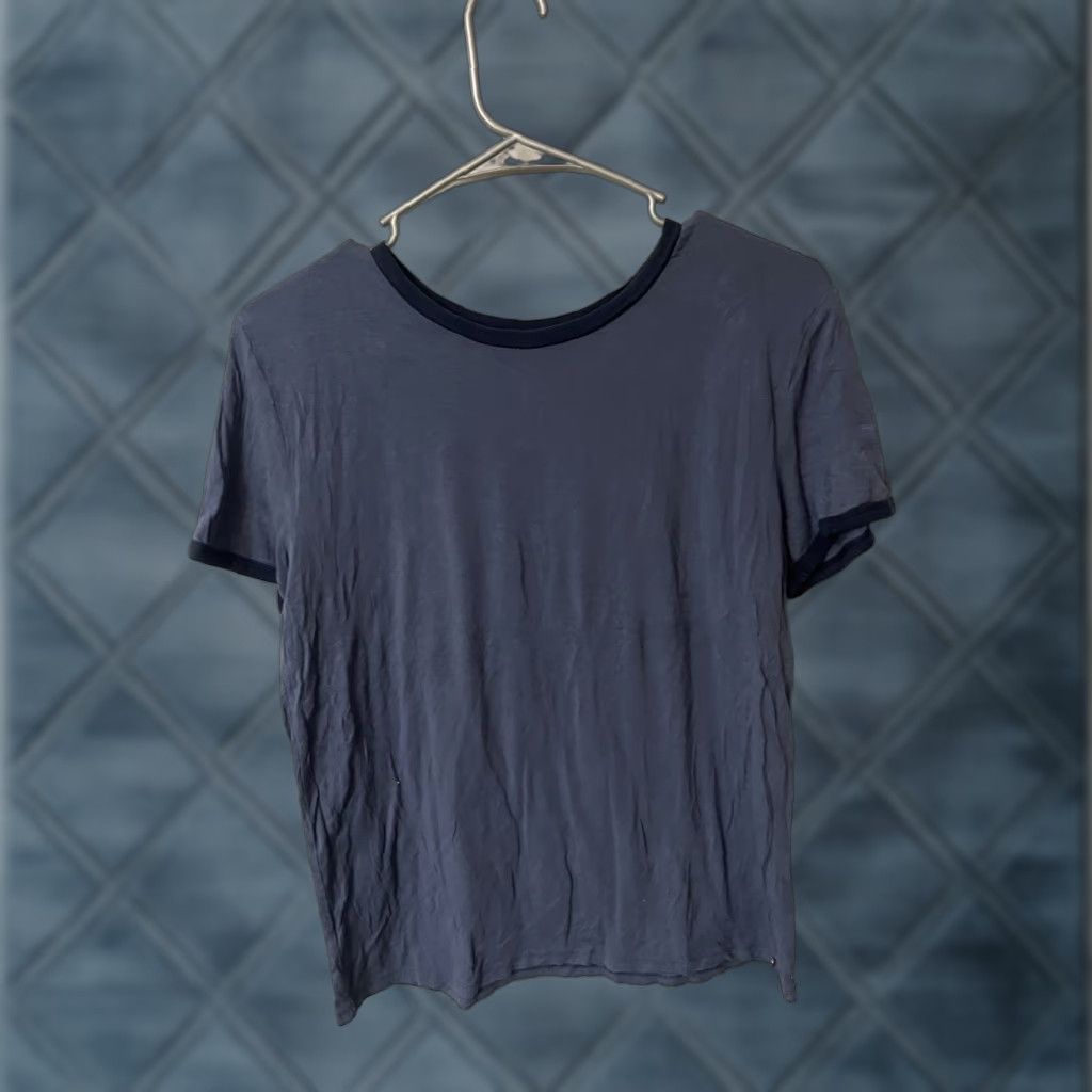 Abercrombie & Fitch Abercrombie & Fitch Shirt Medium Womens Knit Blue Solid Essential Vintage Size M / US 6-8 / IT 42-44 - 1 Thumbnail
