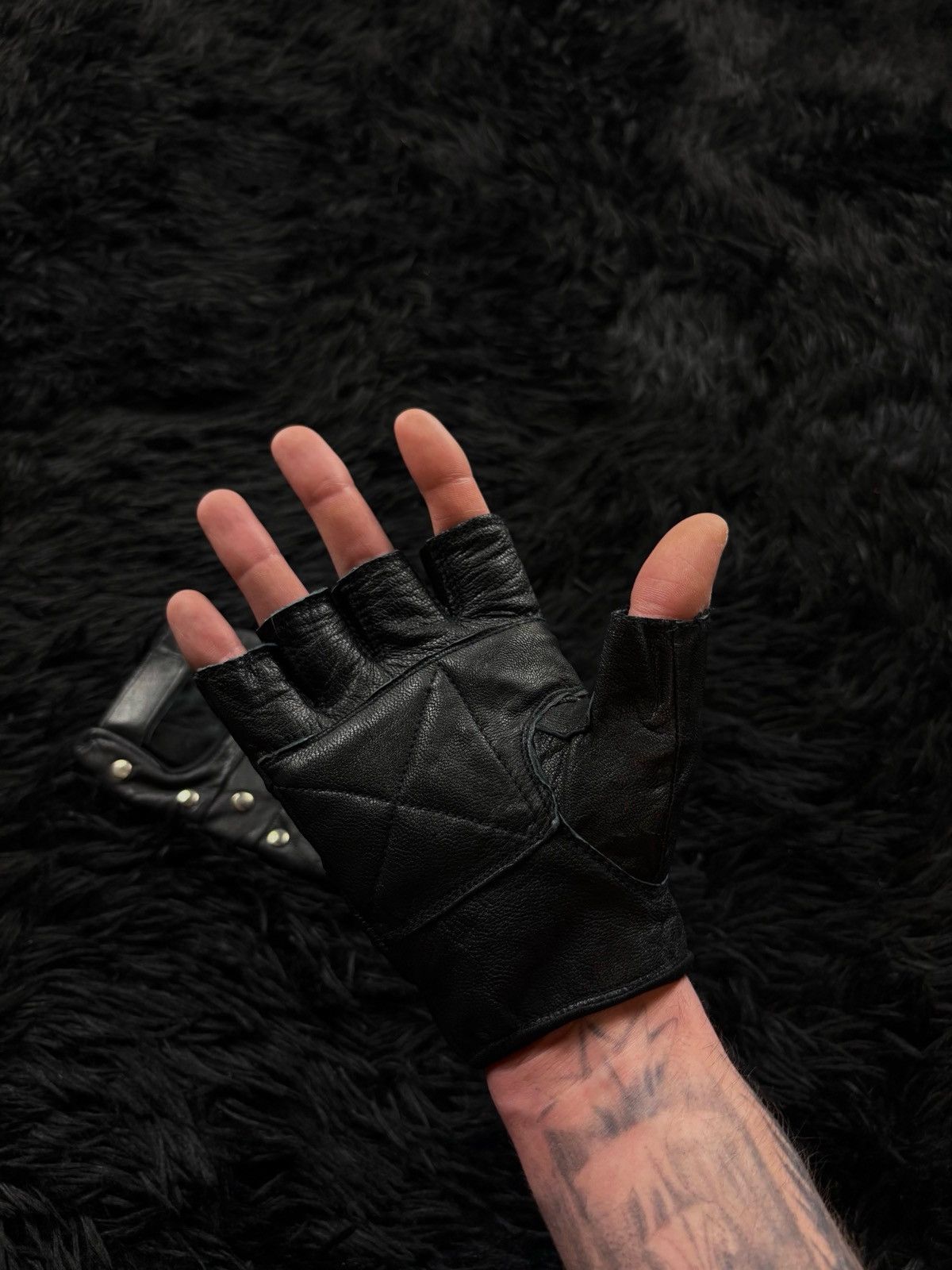 Other ERD Style Biker Cropped Real Leather Gloves Size ONE SIZE - 7 Thumbnail