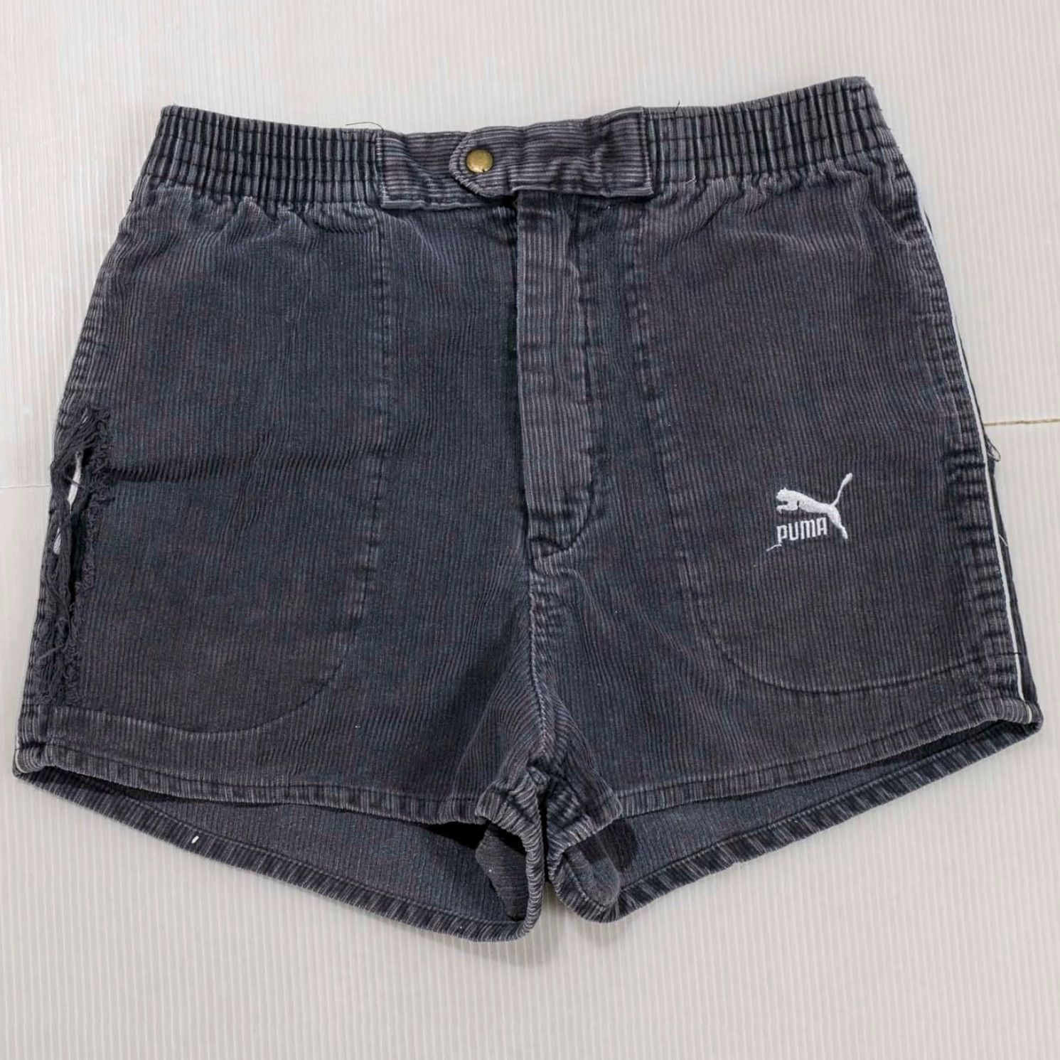 Puma VINTAGE Puma Corduroy Thrashed 1980's Shorts Boys 28" Waist 12" Long 1" Inseam Wear as Shown Size US 28 / EU 44 - 2 Thumbnail