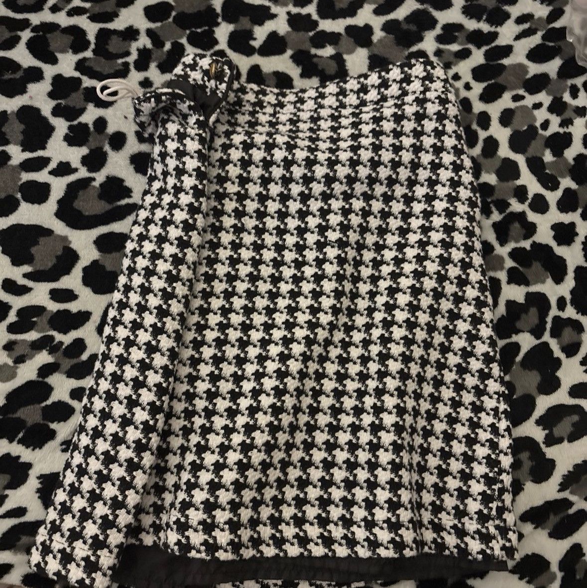 Shein Black & White Houndstooth Skirt (Size Medium) Size 28" / US 6 / IT 42 - 1 Preview