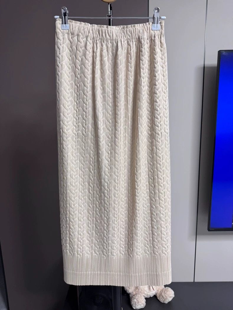 Issey Miyake Issey Miyake size:3 A beige braided skirt Size 22" - 1 Thumbnail