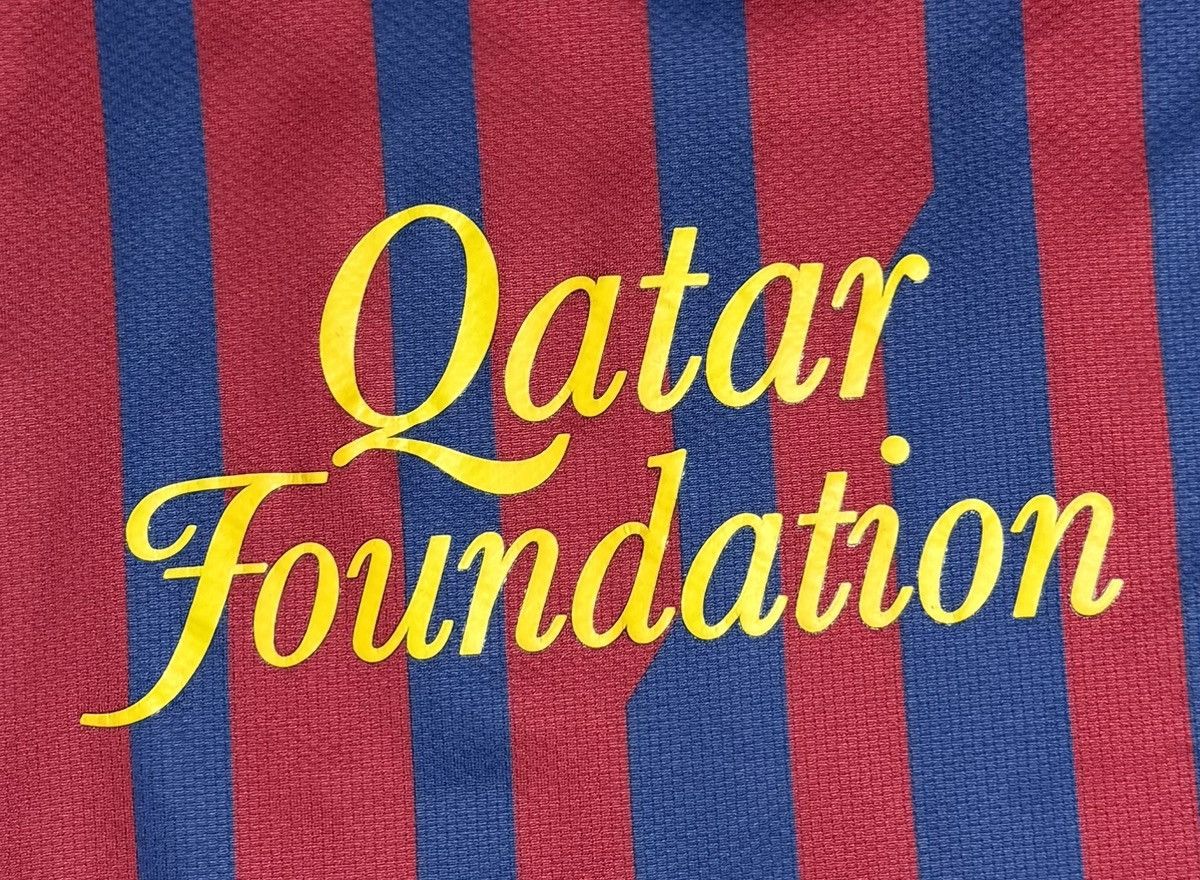 Nike Barcelona 2011 2012 Home Football Shirt Soccer Jersey Nike Size US S / EU 44-46 / 1 - 7 Thumbnail