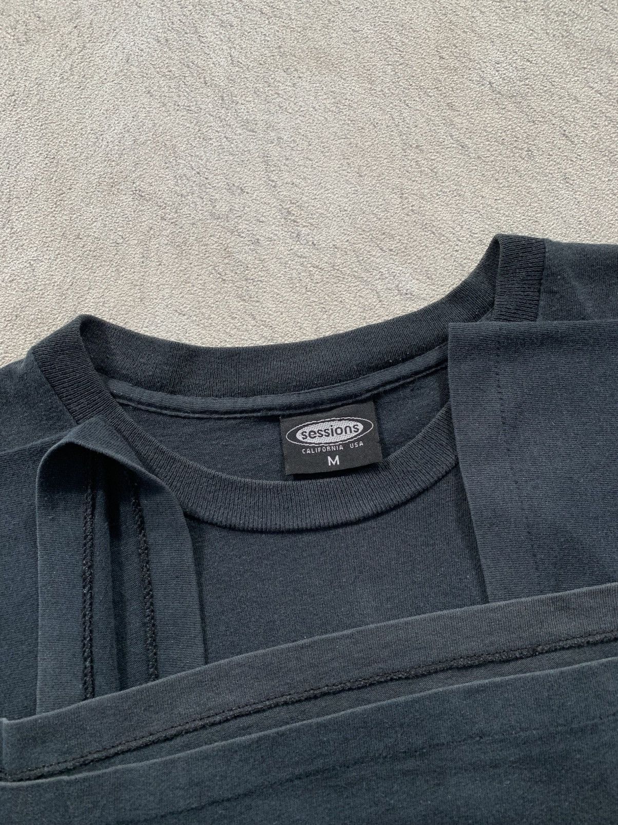 Sessions Vintage 90’s SESSIONS SNOWBOARDING (ACCEPT OFFER) Size US M / EU 48-50 / 2 - 3 Thumbnail