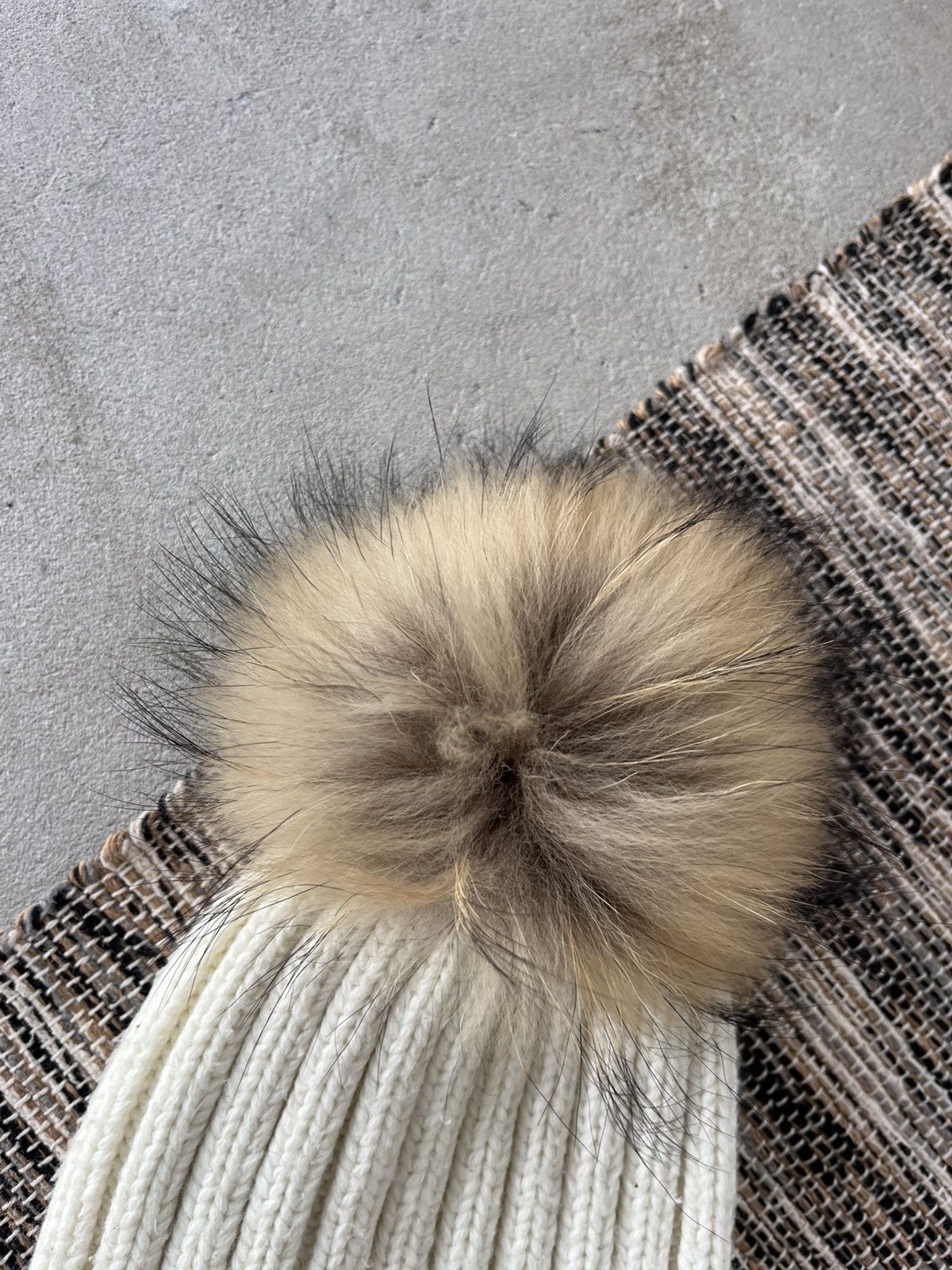 Moncler Vintage Moncler White Beanie Wool Pom Pom Hat Small Logo Y2K Size ONE SIZE - 2 Thumbnail