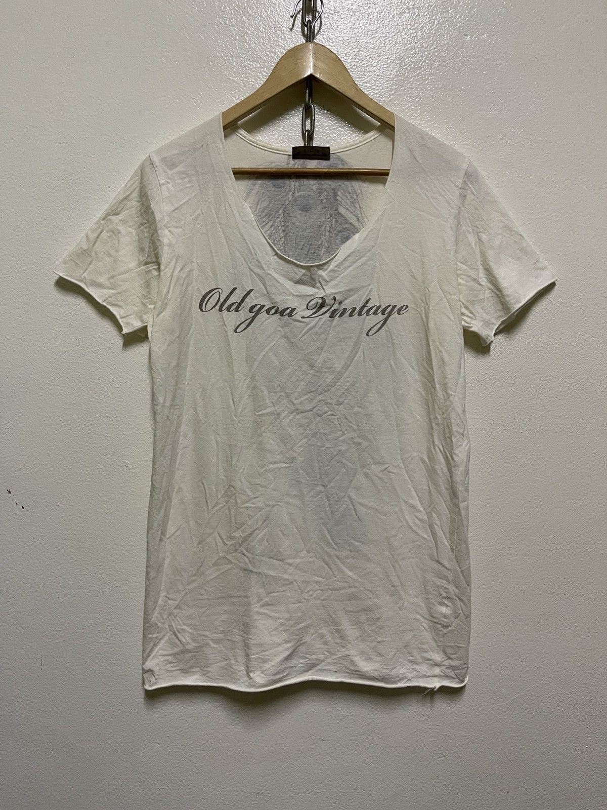 goa 00s y2k feather design t-shirts