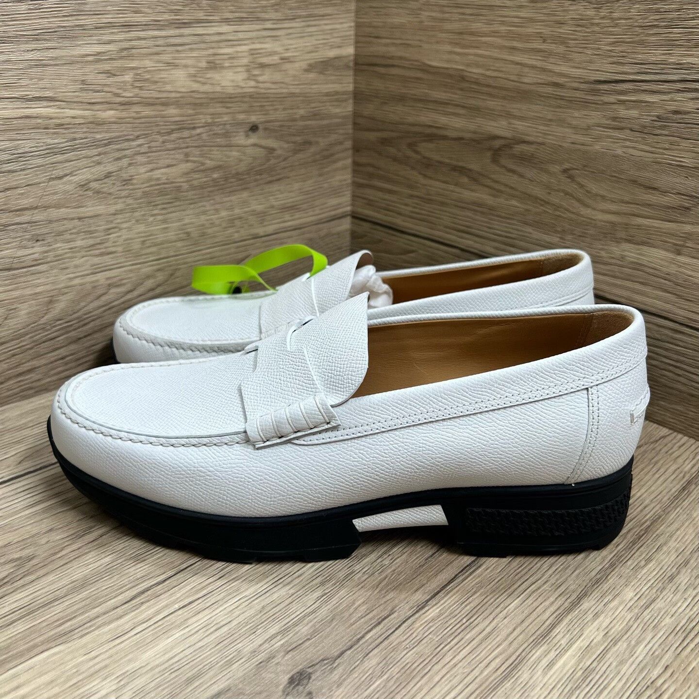 Hermes Hermes White Lowtop Sneakers us_10 Women Size US 10 / IT 40 - 1 Thumbnail