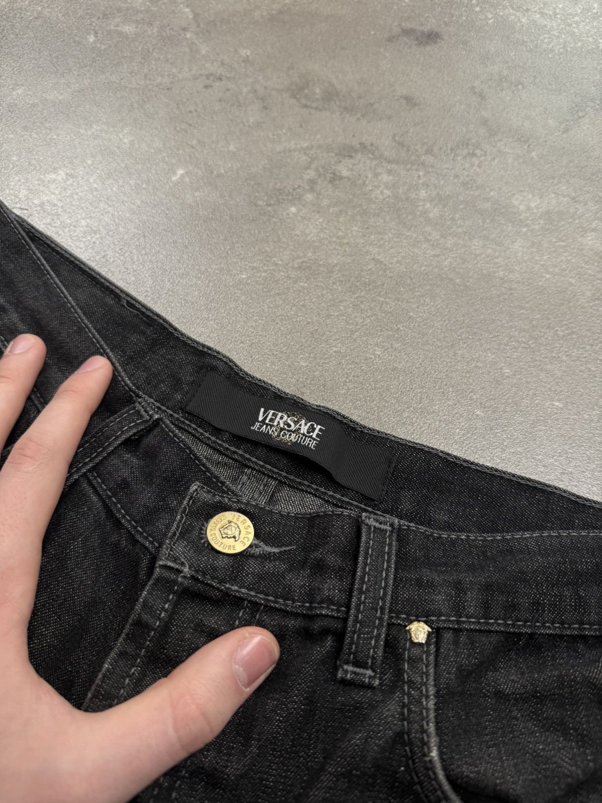 Versace Versace jean vintage 2000s street wear y2k rap hip hop Size US 31 - 12 Thumbnail