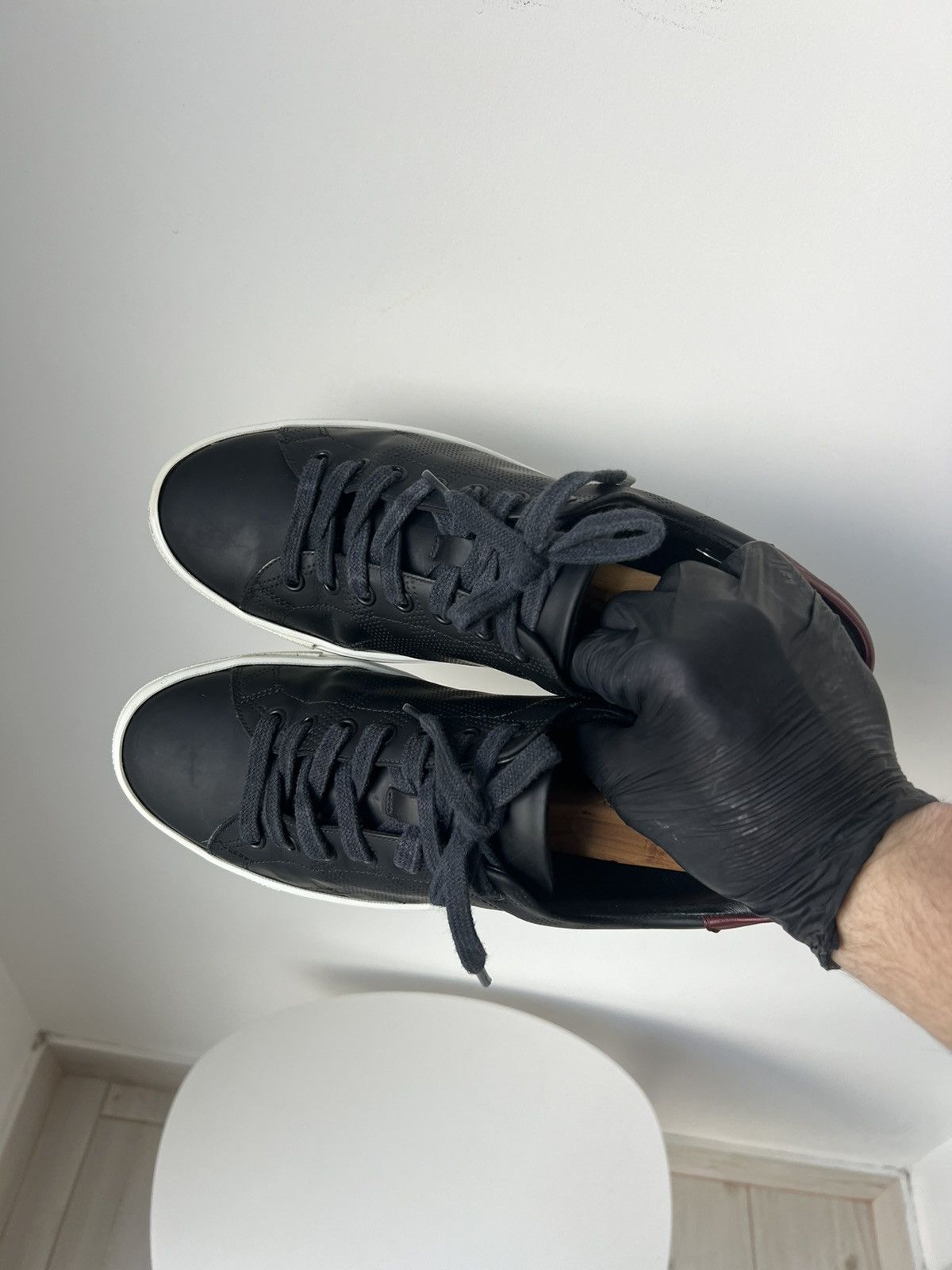 Burberry Burberry Black Leather Low Top Sneakers Size 40 Luxury Size US 7 / EU 40 - 7 Thumbnail
