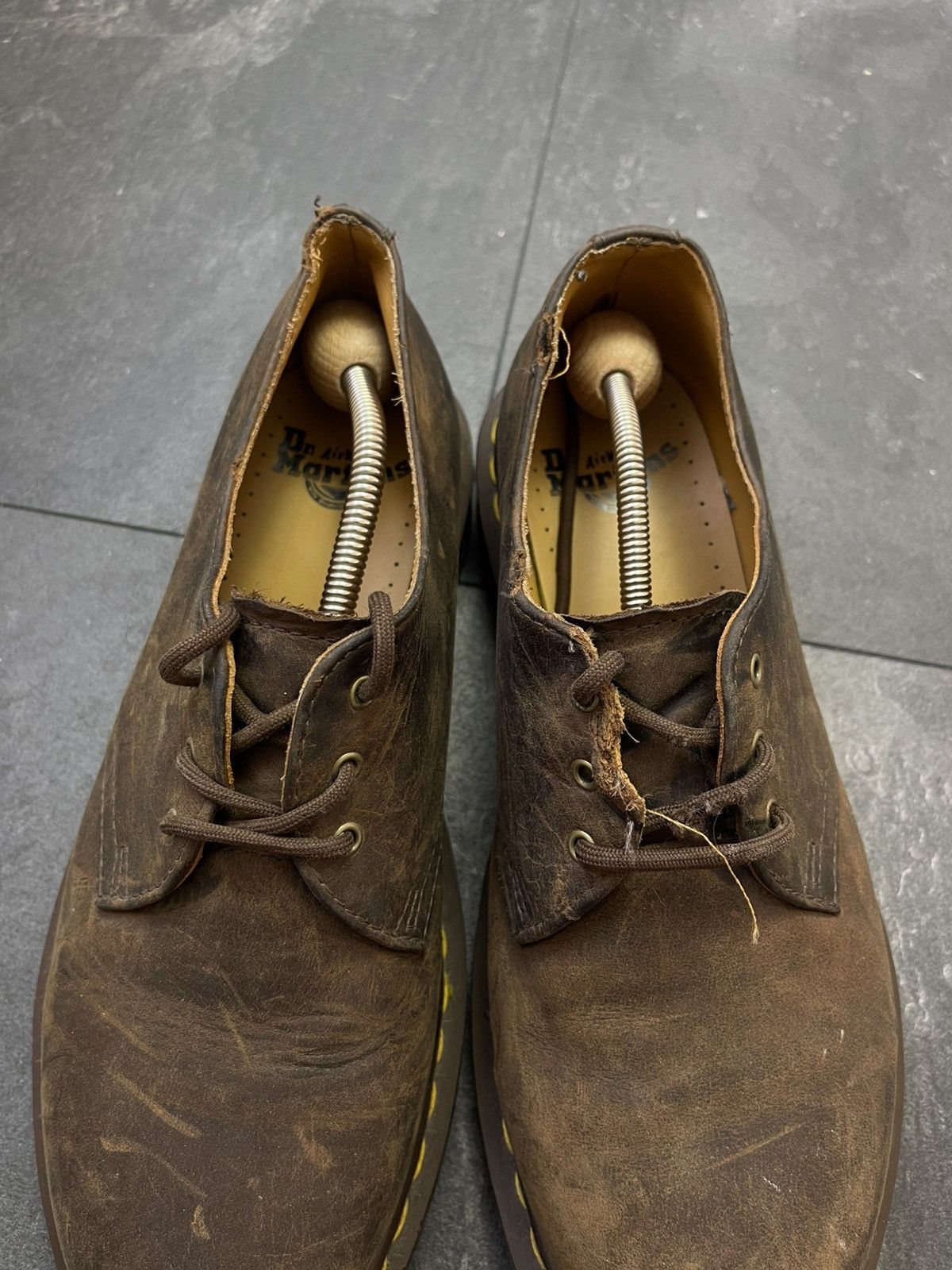 Dr. Martens × Streetwear × Vintage Dr martens 1461 dark brown distressed boots Size US 9 / EU 42 - 5 Thumbnail