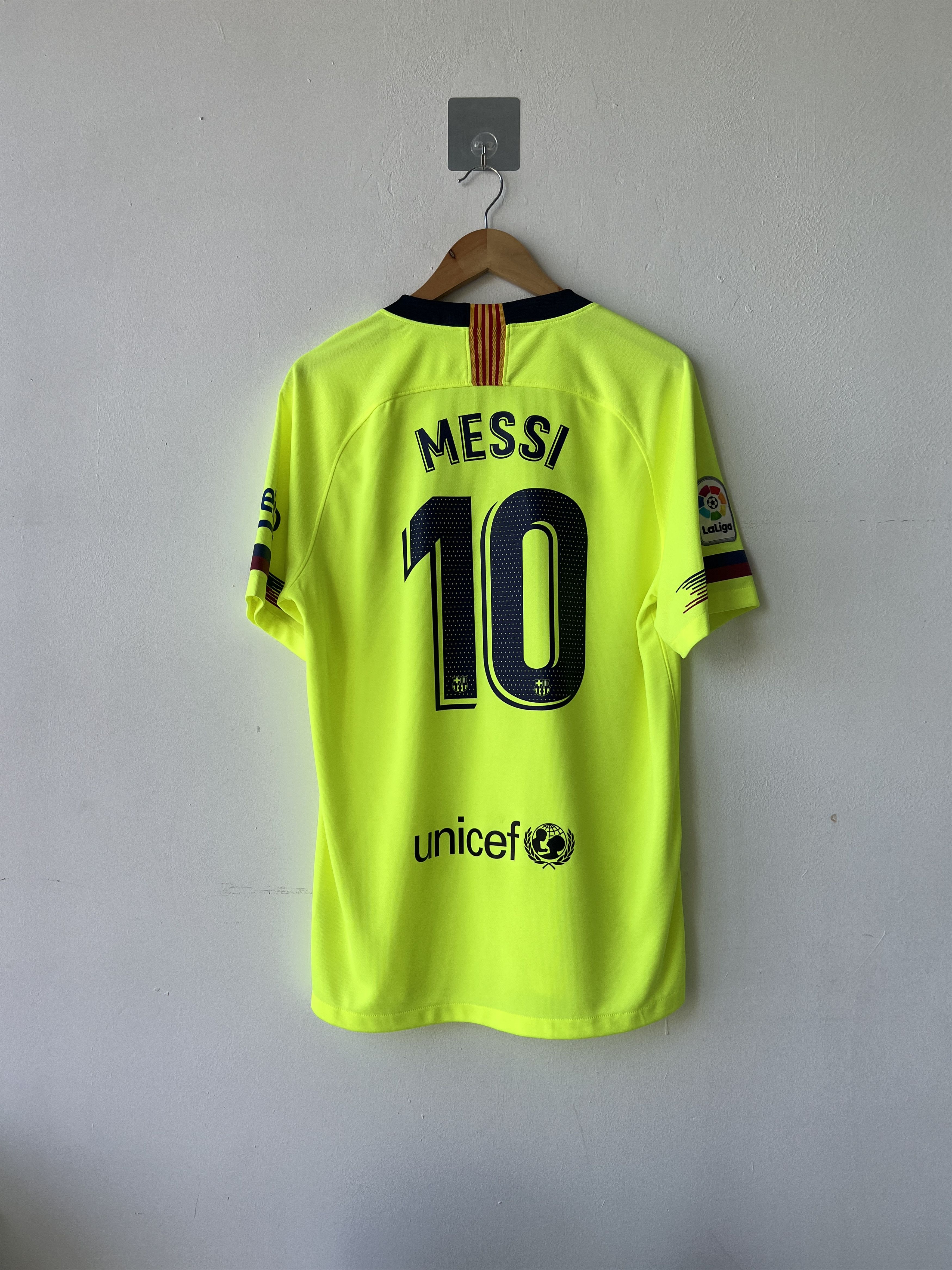 Nike (L) Barcelona 2018-19 Away Kit Messi #10 Size US L / EU 52-54 / 3 - 1 Thumbnail