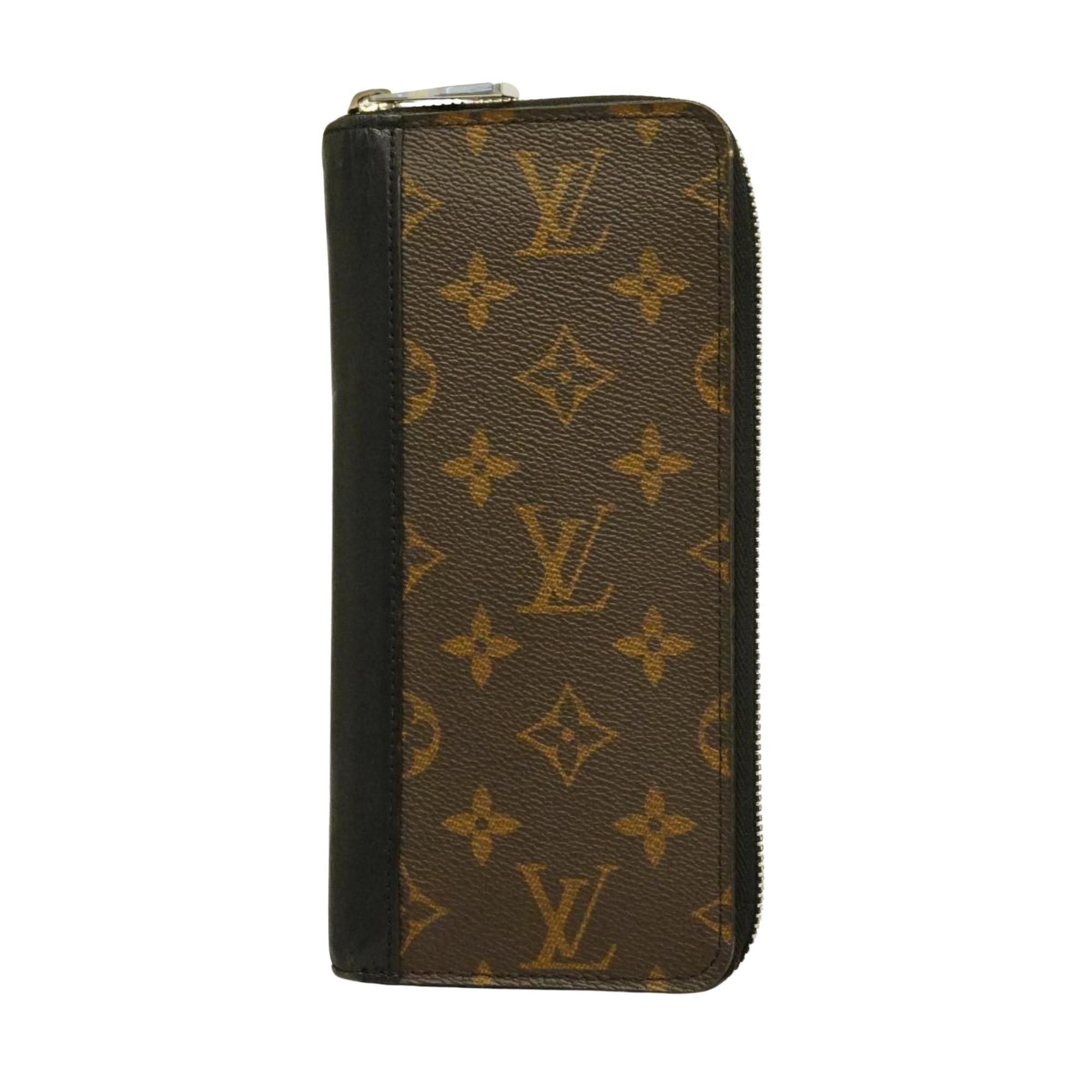 Louis Vuitton Zippy wallet