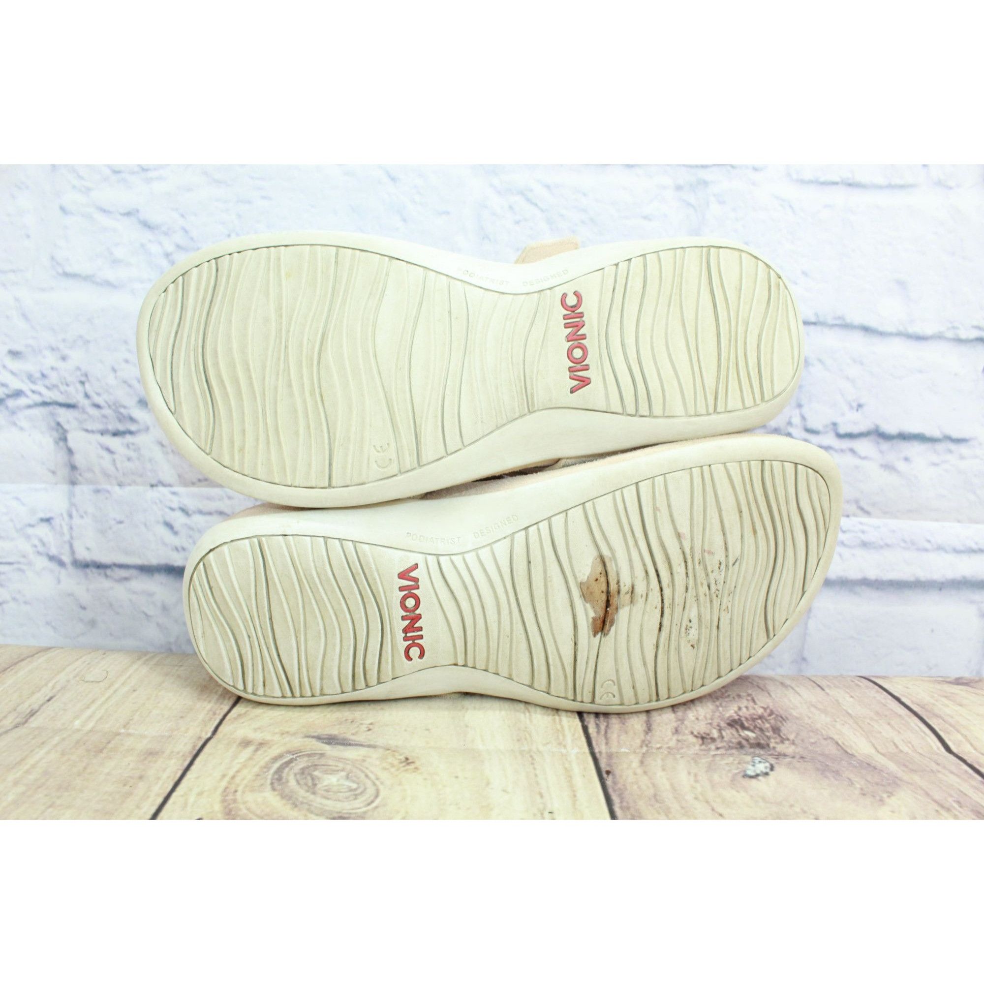 Vionic Vionic Wanda Snake Embossed Flip Flops Sandals Womens Size 7 Size US 7 / IT 37 - 9 Thumbnail