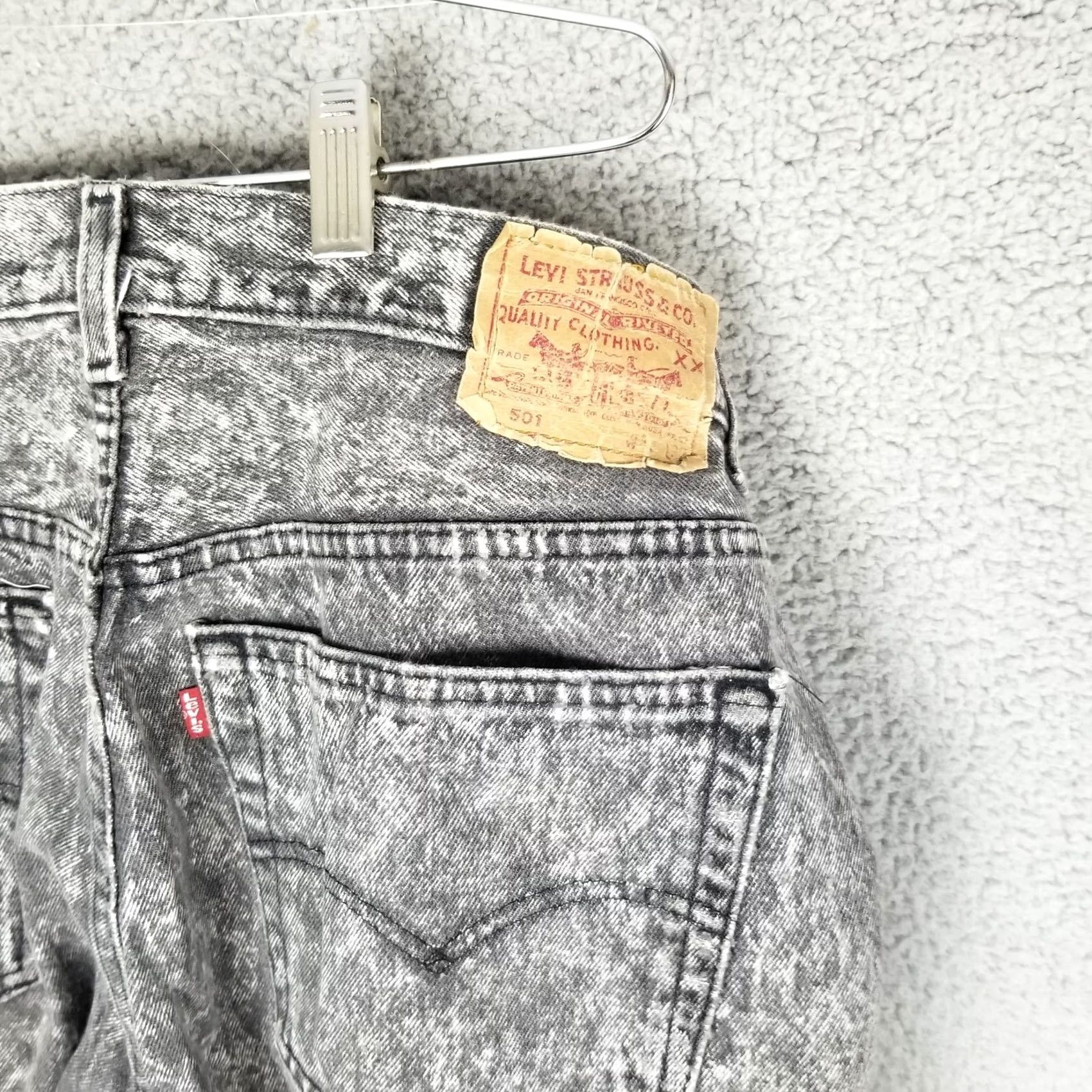 Levi's VINTAGE Levi’s 501 Jeans Distressed Acid Wash Made in USA 36X32 Copper Button Fly Black Denim 5-Pocket Mens Jeans Size US 36 / EU 52 - 4 Thumbnail
