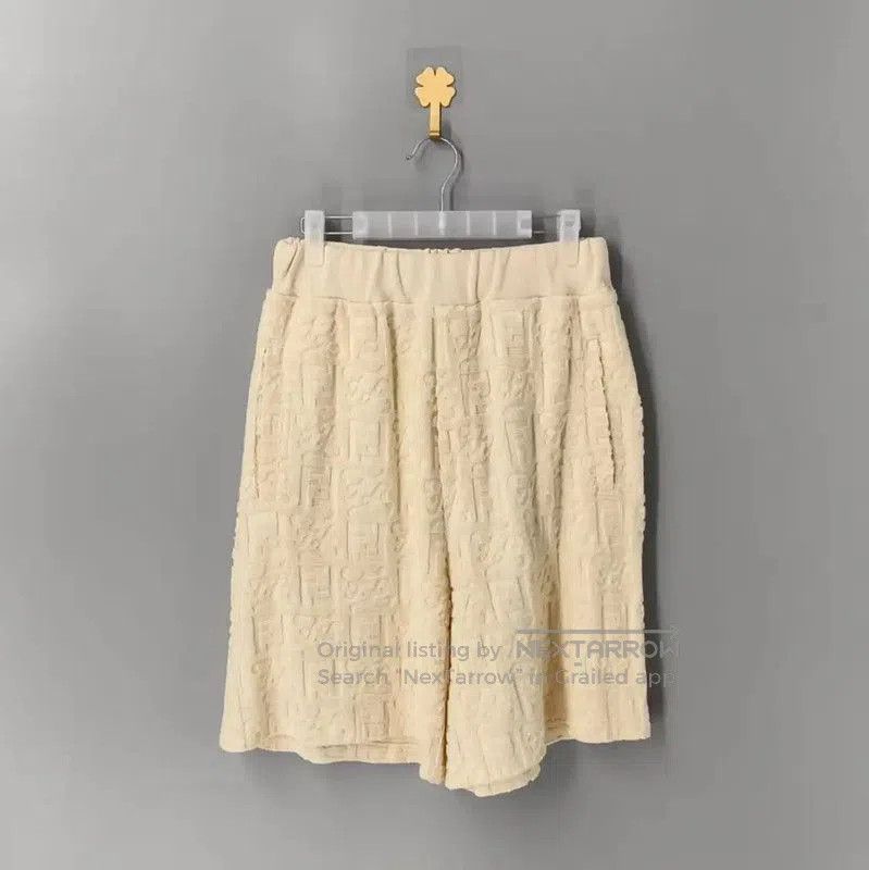 Fendi Fendi Men's Beige Shorts in Size M . Size US 27 - 1 Thumbnail
