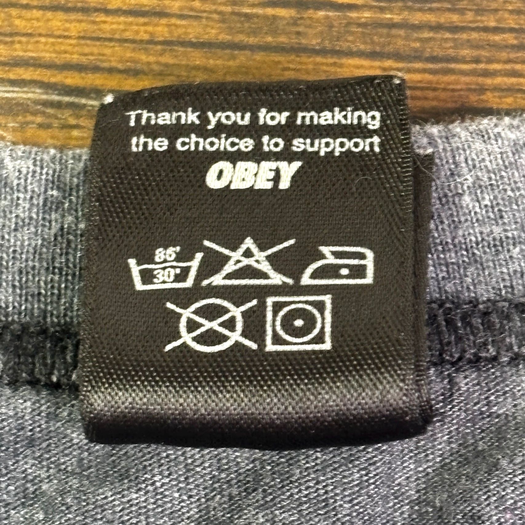 Obey VINTAGE Obey T Shirt Womens Medium Gray Cobra Open Mouth Casual Made in USA 90s Size M / US 6-8 / IT 42-44 - 4 Thumbnail