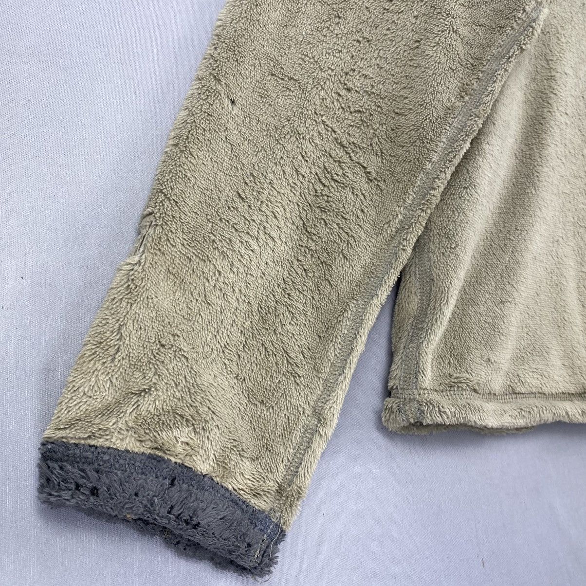 Patagonia Vintage Patagonia R2 Fleece Jacket Full Zip Beige Size US L / EU 52-54 / 3 - 6 Thumbnail