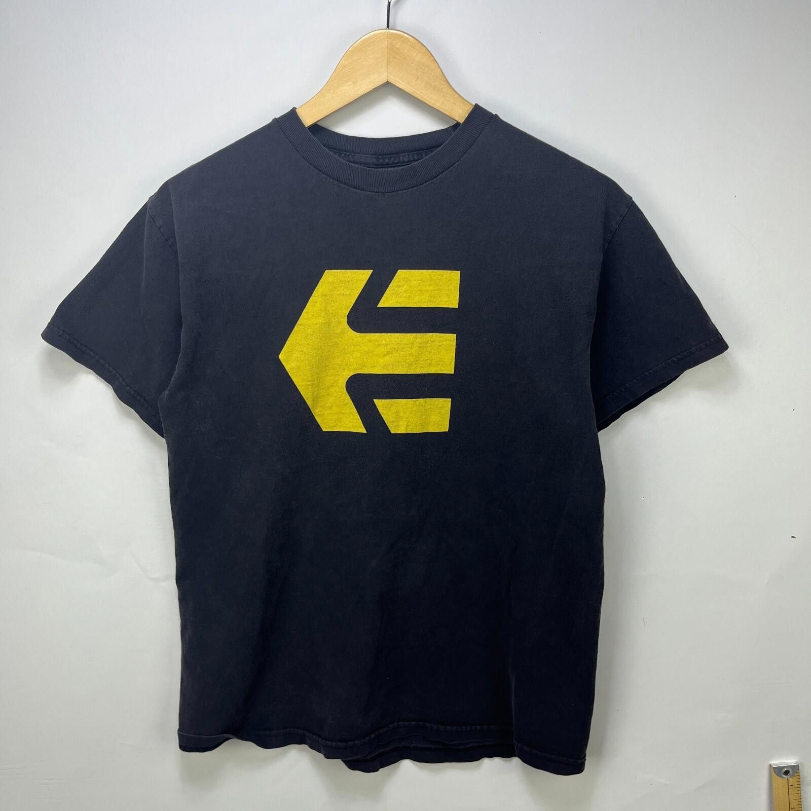 Etnies Vintage Etnies Y2K Skateboarding T Shirt Medium Sun Faded Size US M / EU 48-50 / 2 - 1 Thumbnail