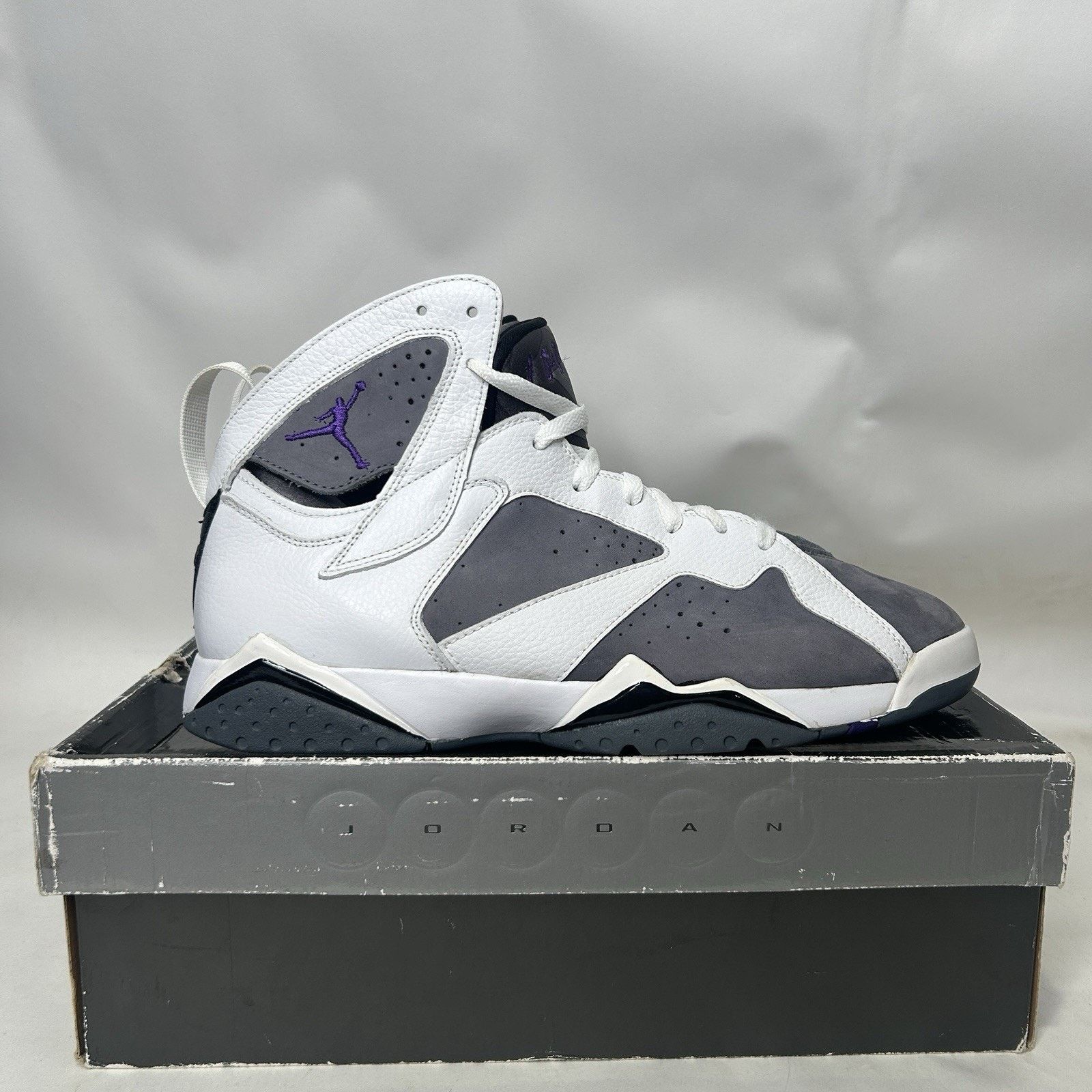 Jordan Brand Nike Air Jordan 7 VII Retro “Flint Grey Purple” (2006) Size US 13 / EU 46 - 4 Thumbnail