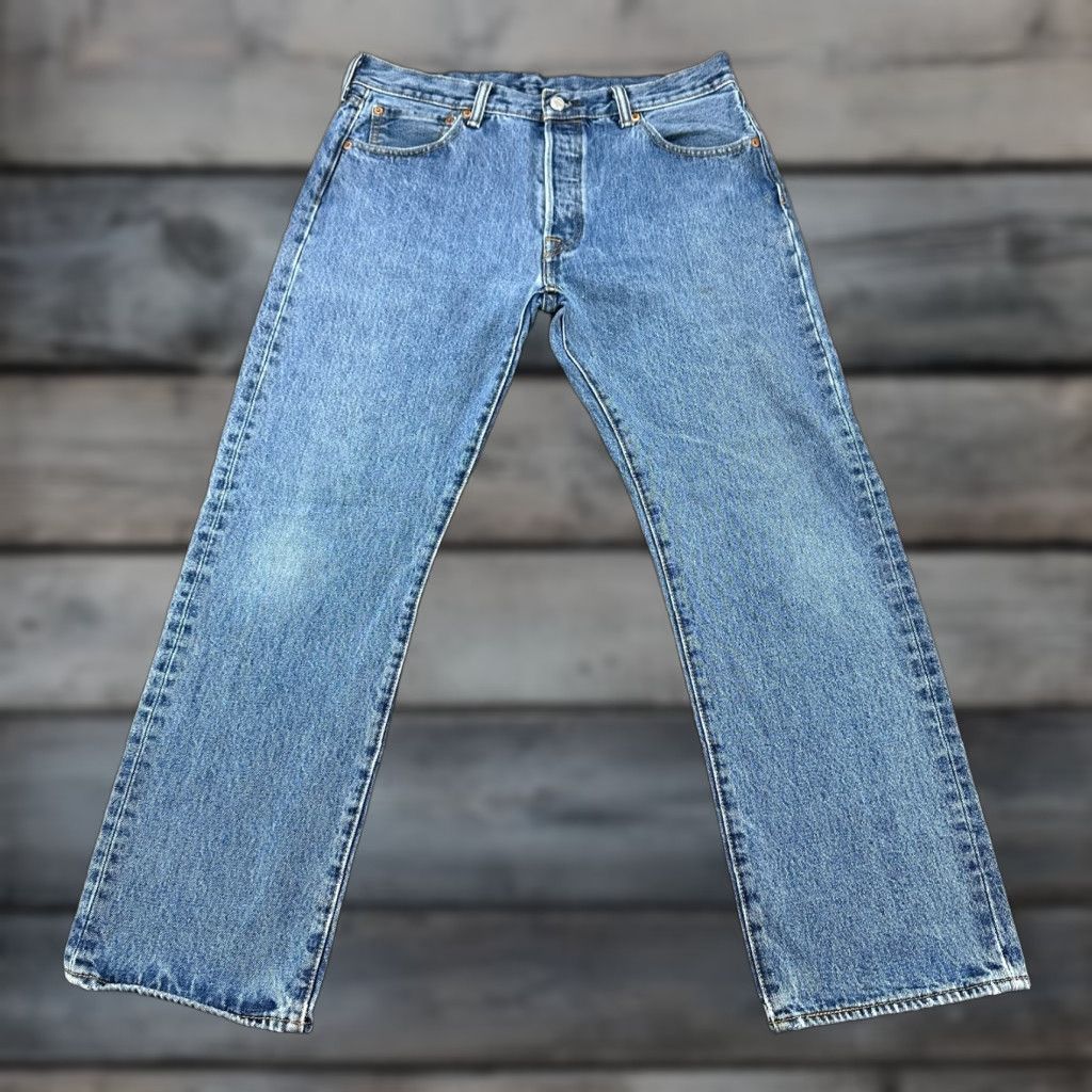 Levi's VINTAGE Levi's 501 Jeans Mens 34x29 Blue Regular Light Wash Button Fly Straight Relaxed Denim 5-Pocket Size US 34 / EU 50 - 1 Thumbnail