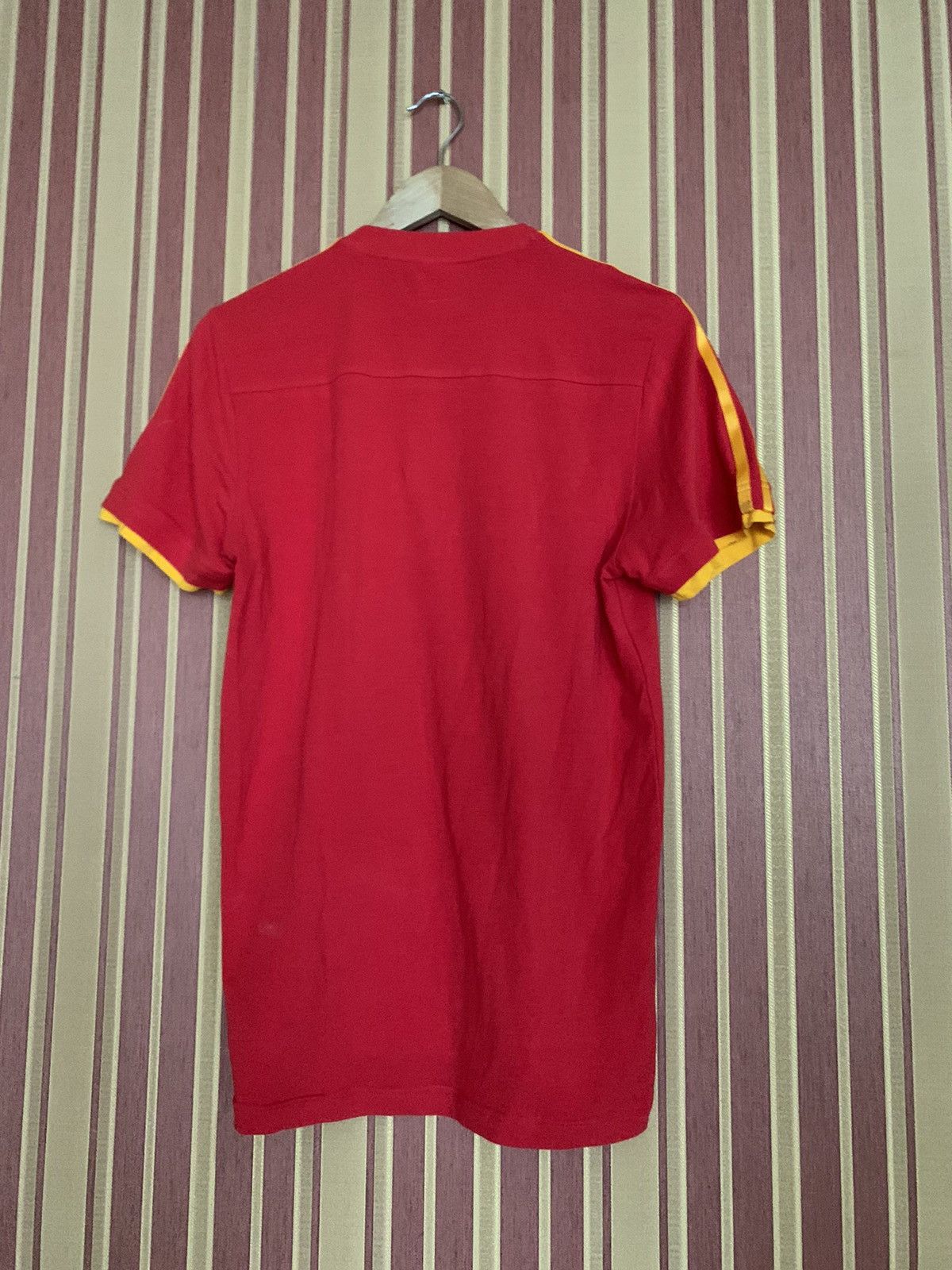 Vintage Vintage adidas spain jersey Size US S / EU 44-46 / 1 - 5 Thumbnail