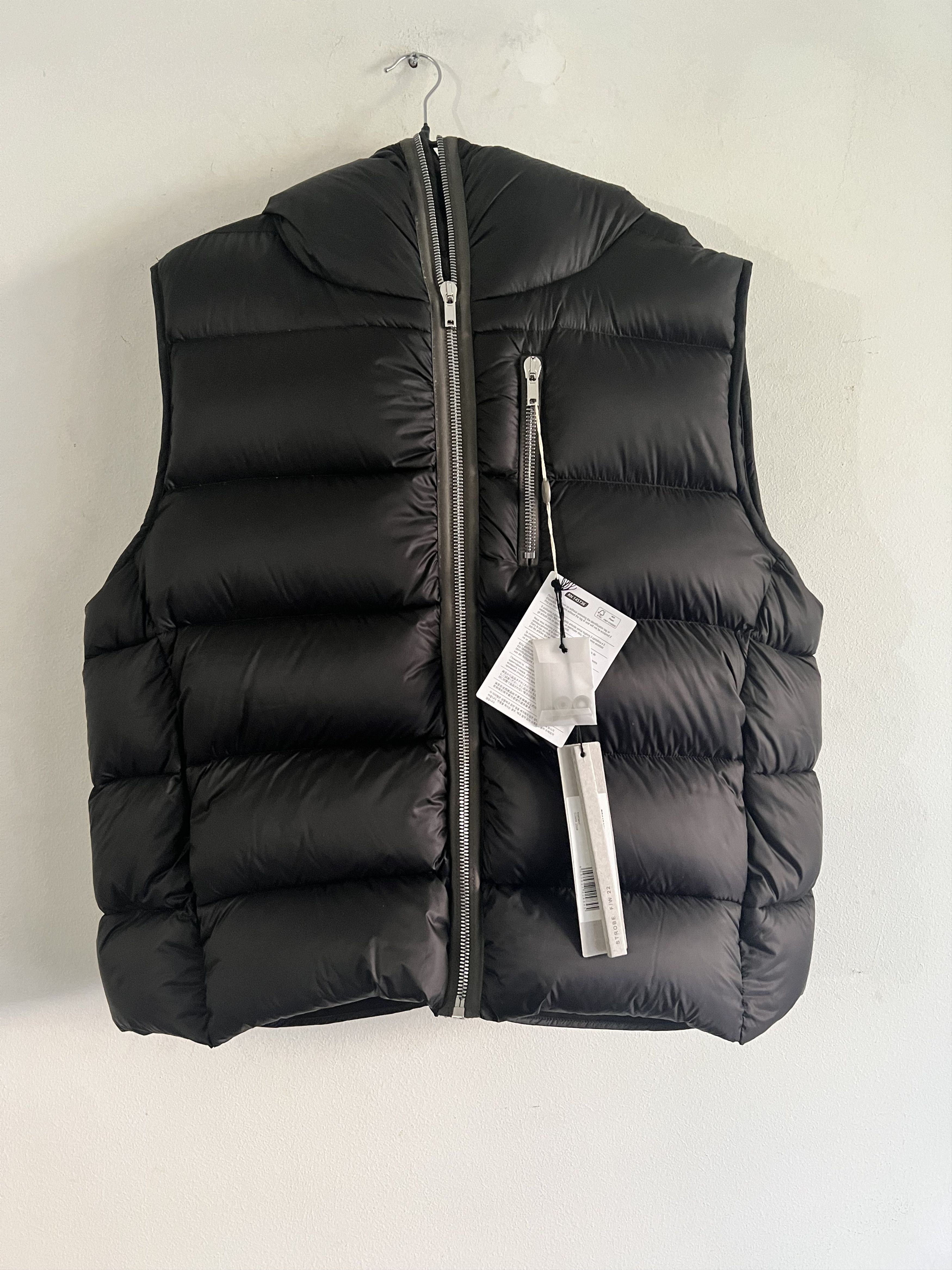 Rick Owens Runway FW22 Jumbo Gimp Down Jacket Black Sleeveless Size US L / EU 52-54 / 3 - 6 Thumbnail