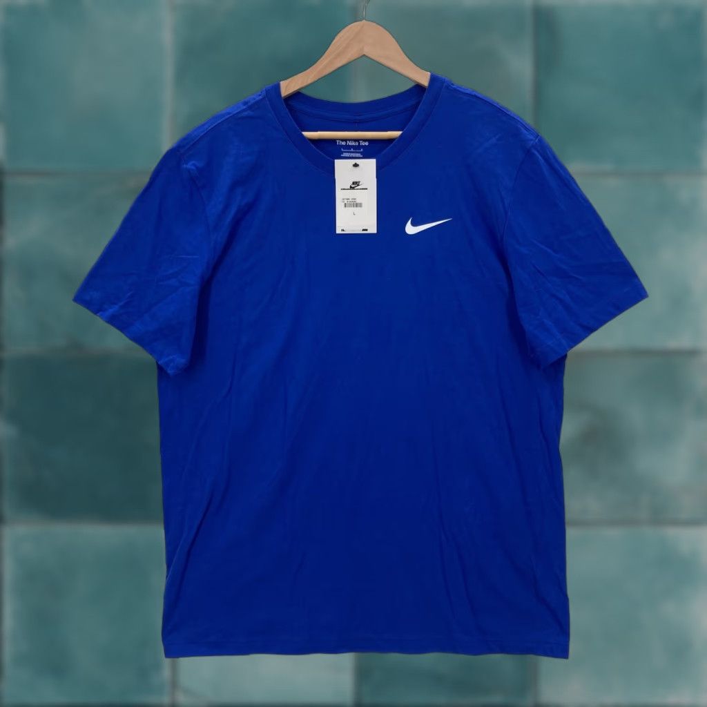 Nike VINTAGE Nike Shirt Mens Large Blue The Nike Tee Swoosh Crewneck Cotton Casual Preppy Size US L / EU 52-54 / 3 - 1 Thumbnail