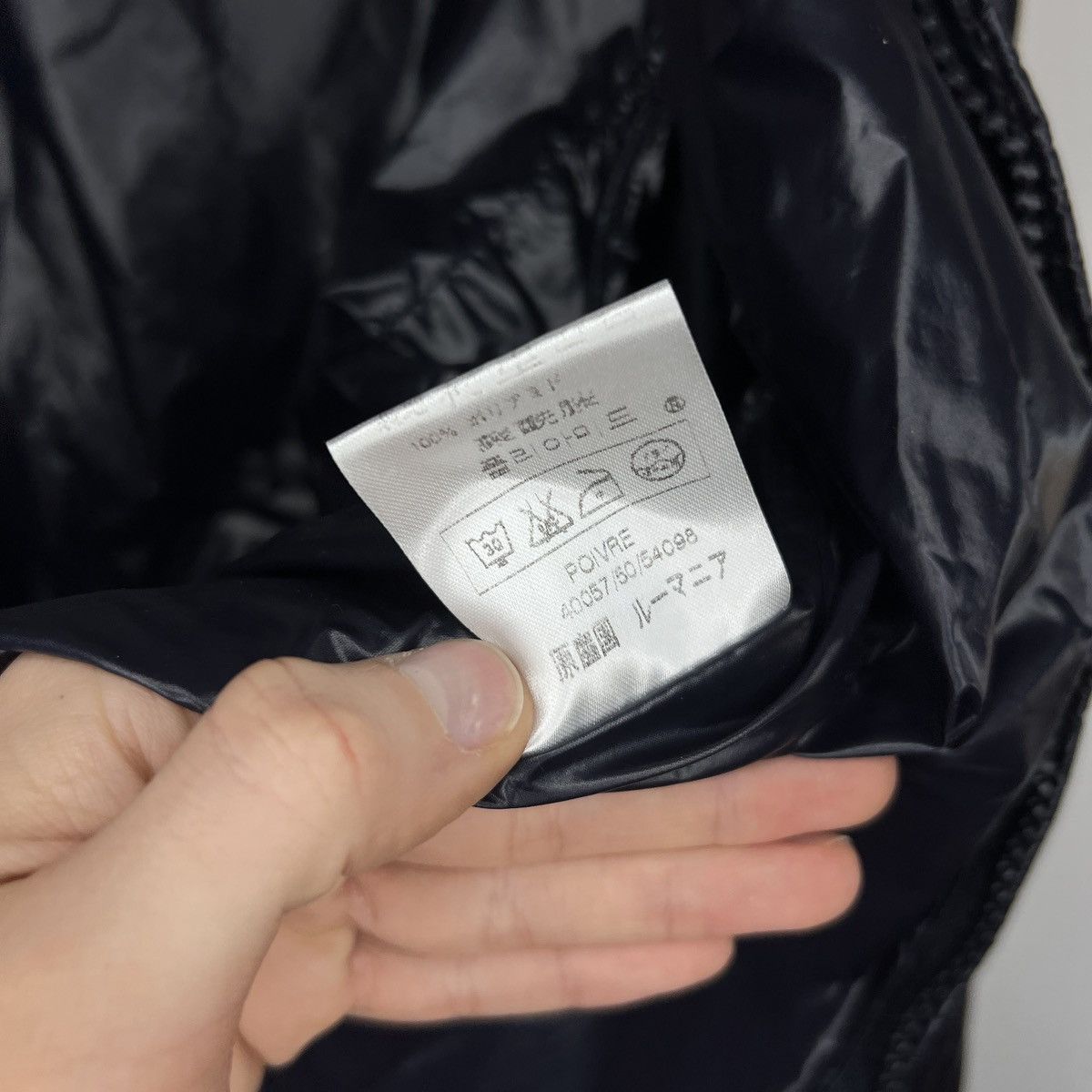Moncler Moncler Nylon Bomber Navy Jacket Logo Shiny Rare Hype Size US M / EU 48-50 / 2 - 16 Thumbnail