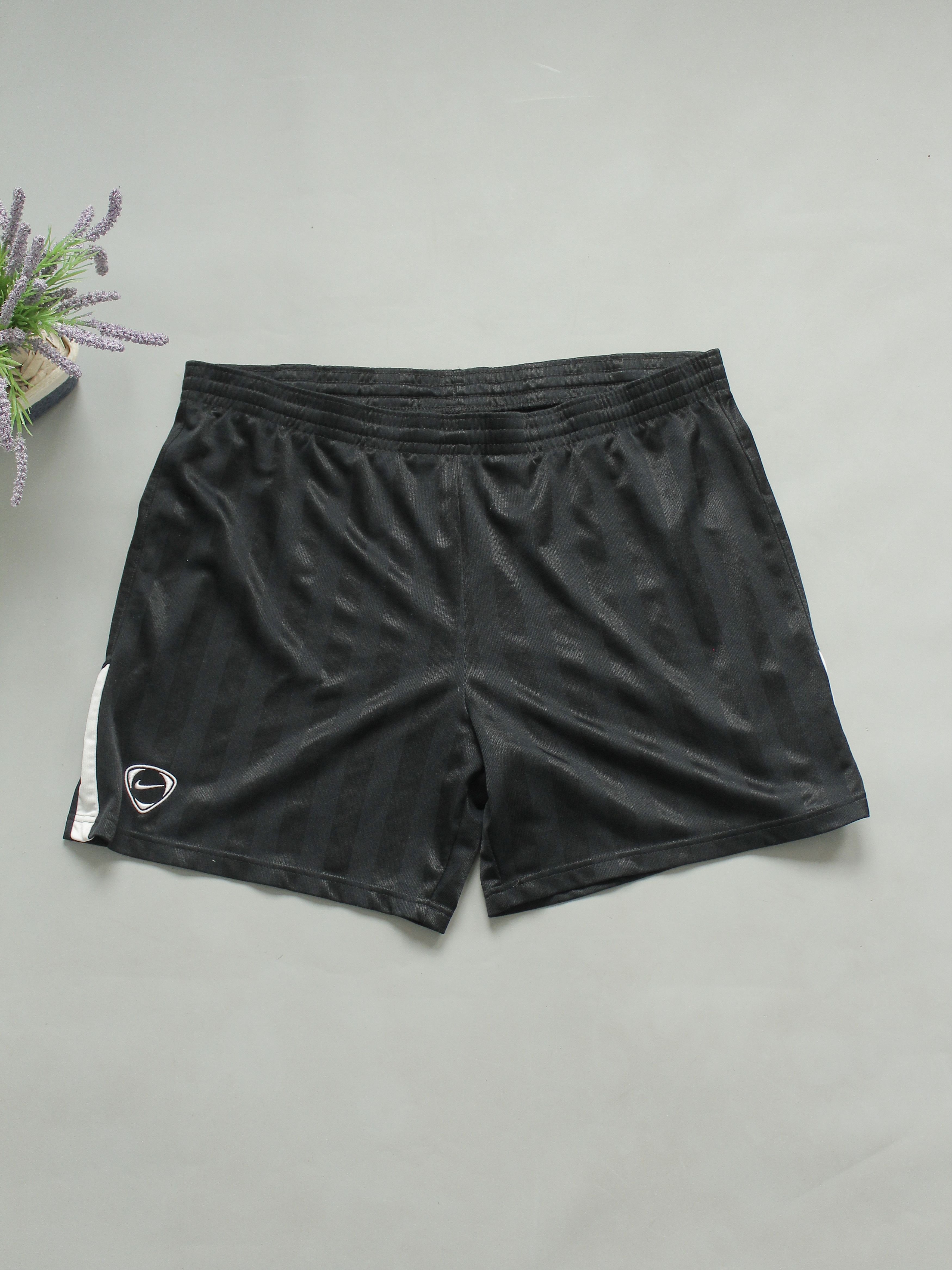 Nike Nike soccer football shorts mens swoosh embroided logo l Size US 34 / EU 50 - 1 Thumbnail