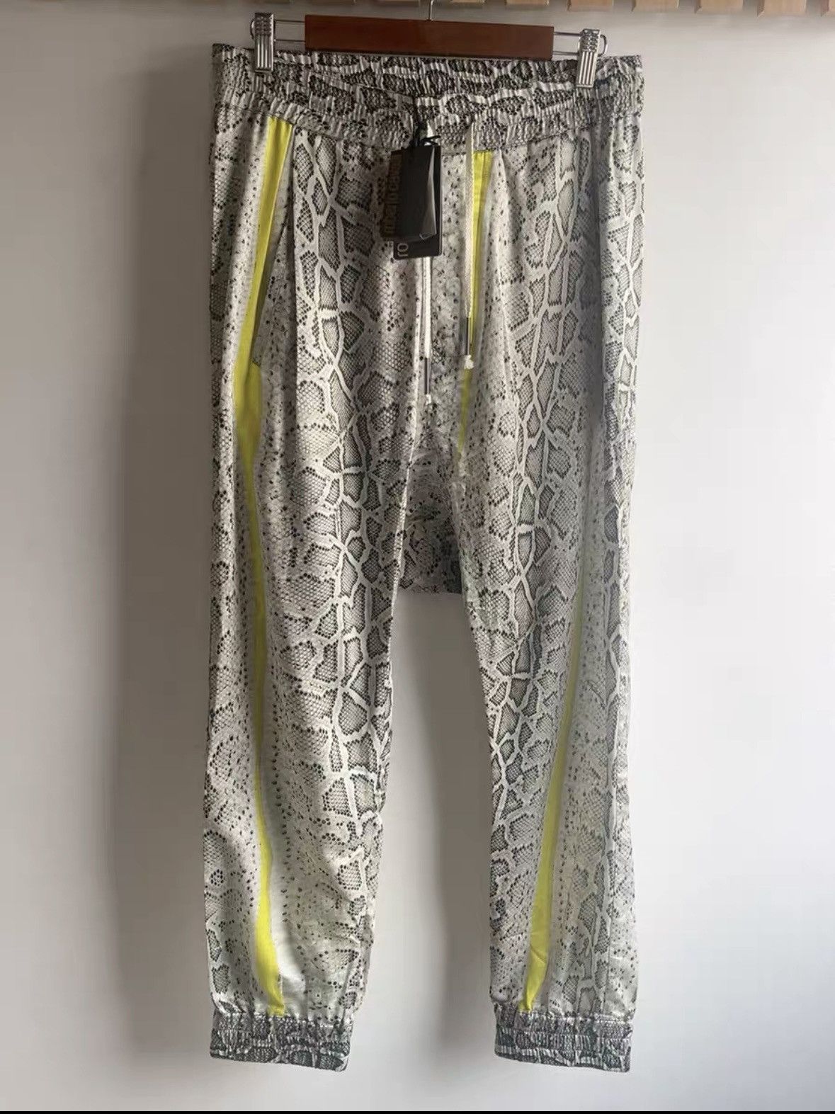 Roberto Cavalli 2015ss silk blend snake print jog pants Size US 32 / EU 48 - 2 Thumbnail