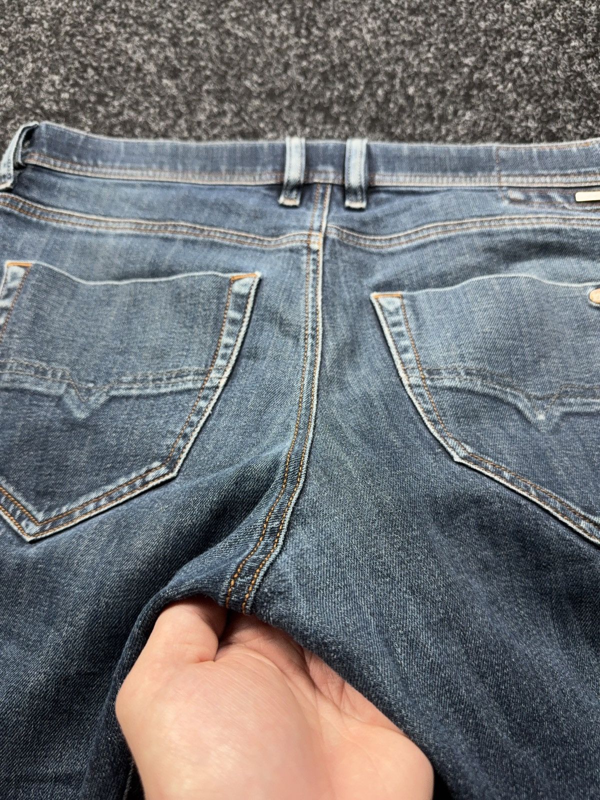 Diesel 00s Diesel Tepphar Slim Tapered Carrot Distressed Jeans W34 Size US 34 / EU 50 - 16 Thumbnail