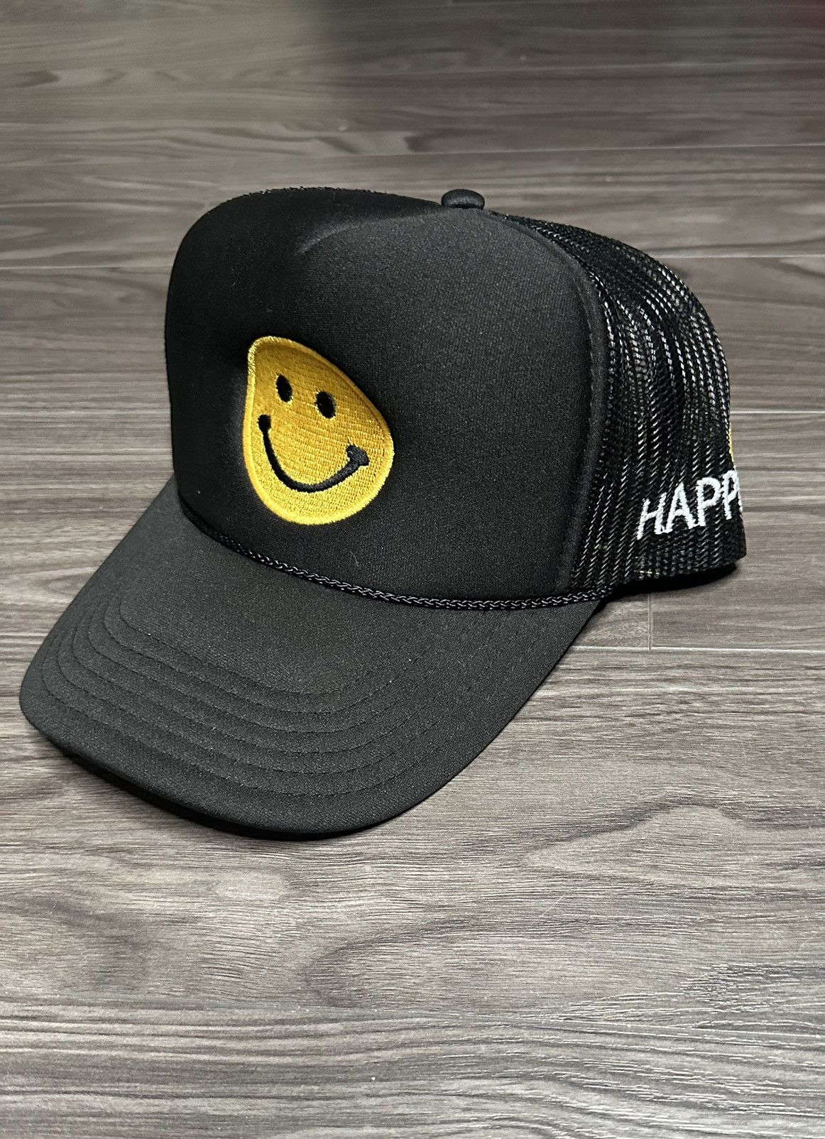 Other Smiley Face Trucker Hat Size ONE SIZE - 1 Thumbnail