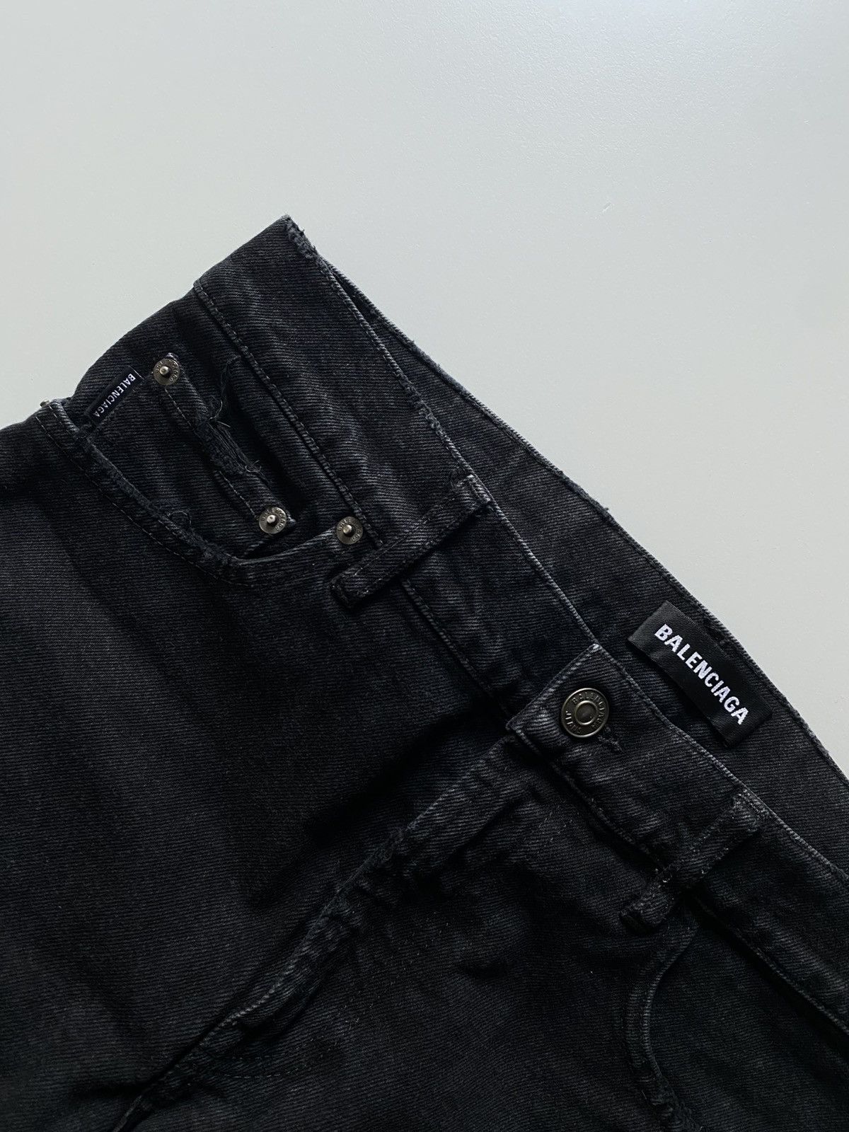 Balenciaga Balenciaga Runway distressed Denim 32 30 Size US 30 / EU 46 - 6 Thumbnail