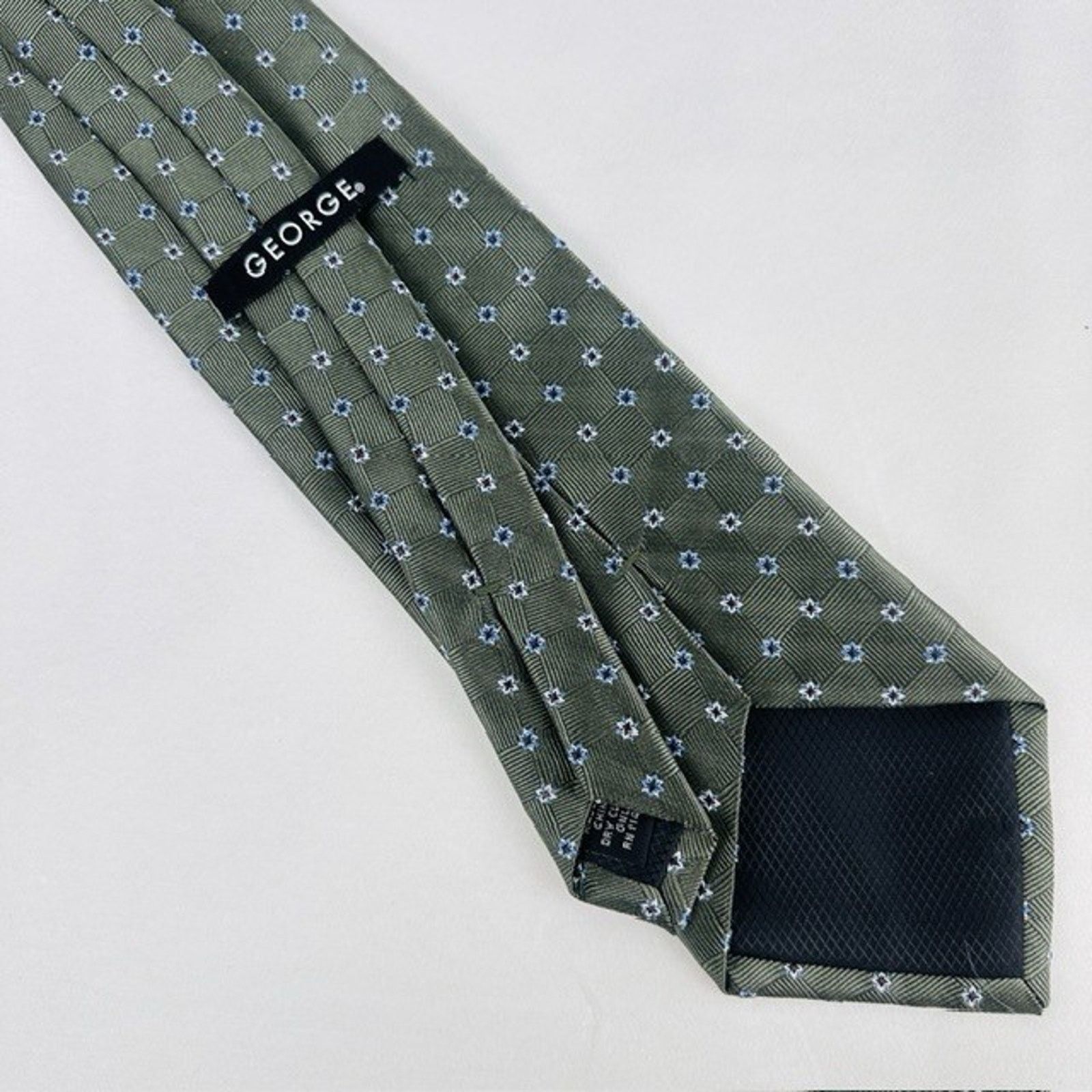 George George Necktie Olive Green w/Stars Geometric All Silk Preppy Size ONE SIZE - 12 Thumbnail