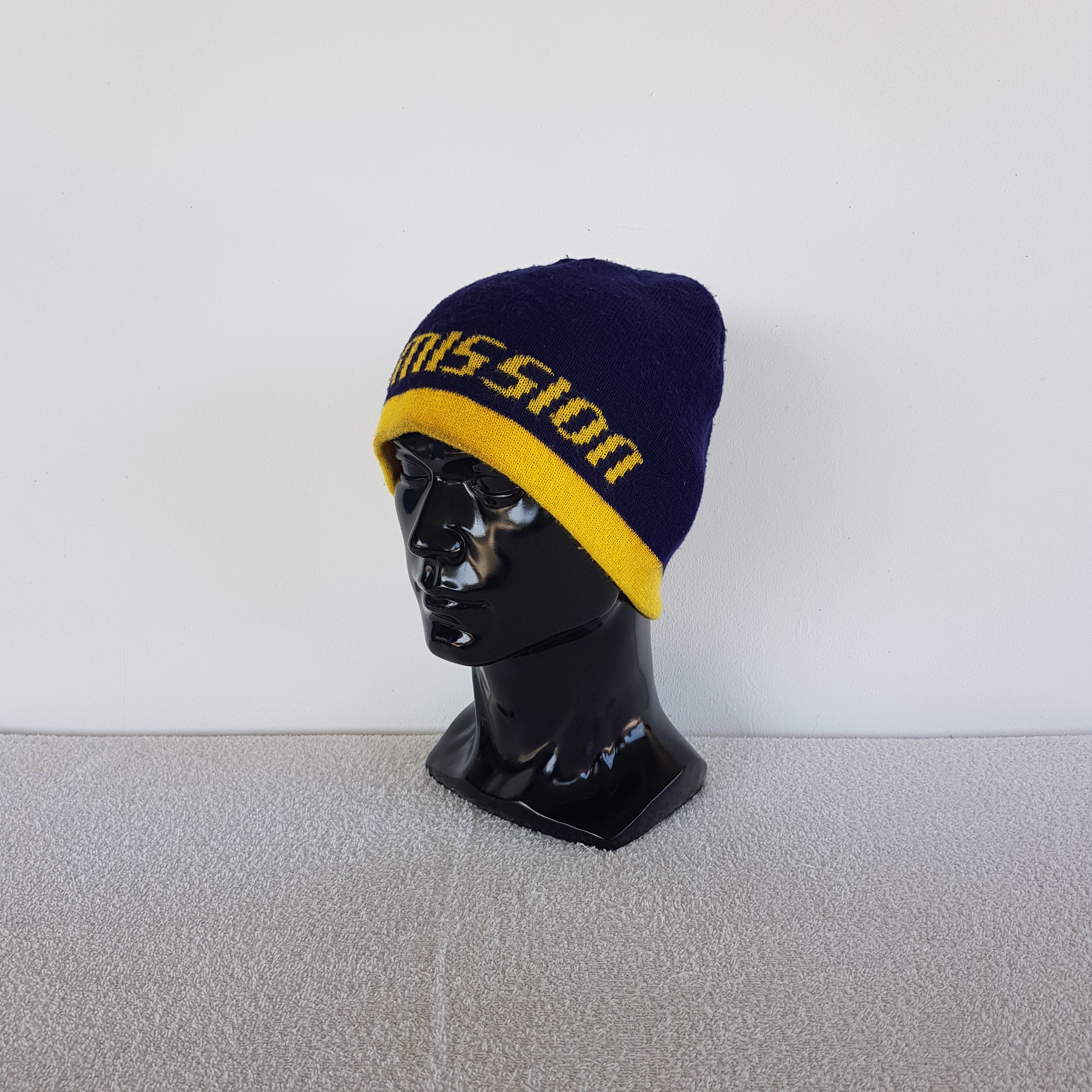 Other Vintage On A Mission Beanie Knitted Snow Caps Hats. Size ONE SIZE - 1 Thumbnail