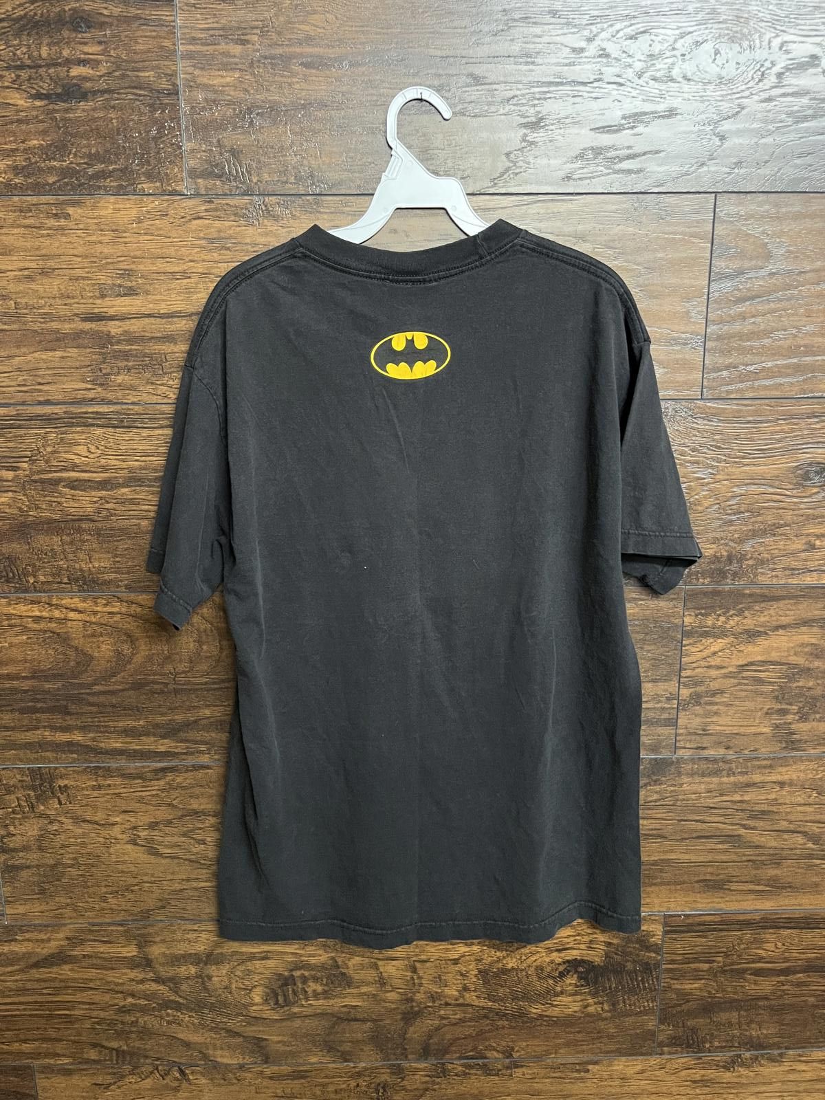 Warner Bros VTG Faded Batman Logo T-shirt - Cracked Print Tee 2001 -L Size US L / EU 52-54 / 3 - 2 Thumbnail