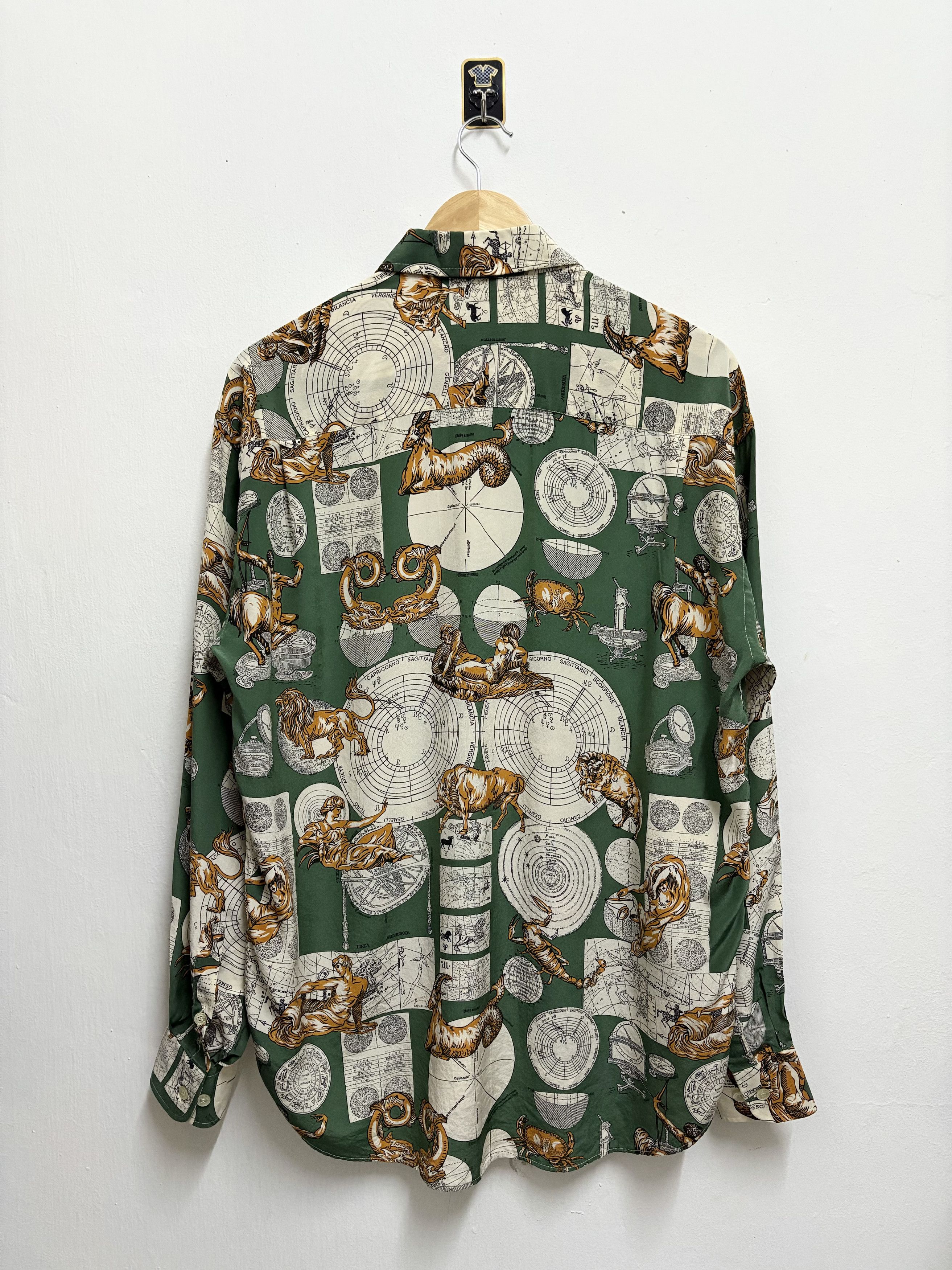 Givenchy Vintage Gentleman Givenchy Paris Scorpio Horoscope Shirt Size US L / EU 52-54 / 3 - 2 Thumbnail