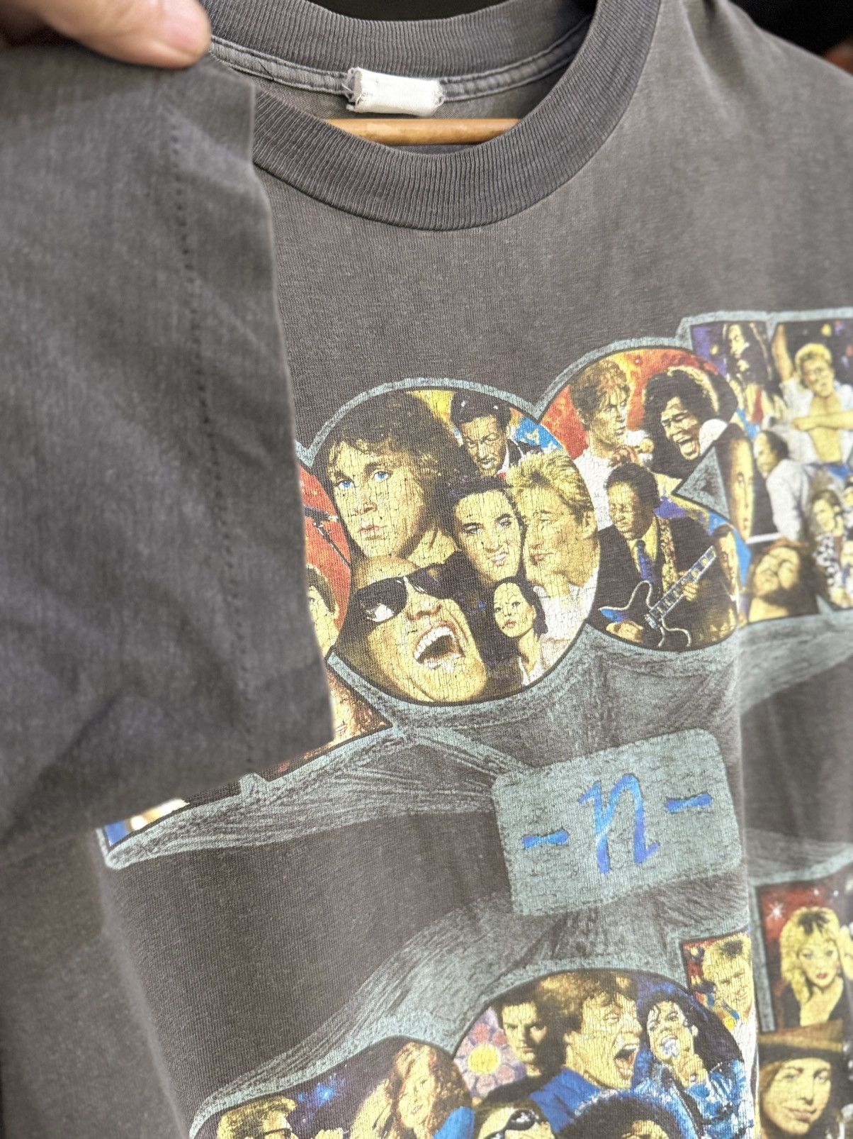 Band Tees Thrashed Vintage 90s Rock N Roll Band SunFaded Rolling Stone Size US M / EU 48-50 / 2 - 8 Thumbnail
