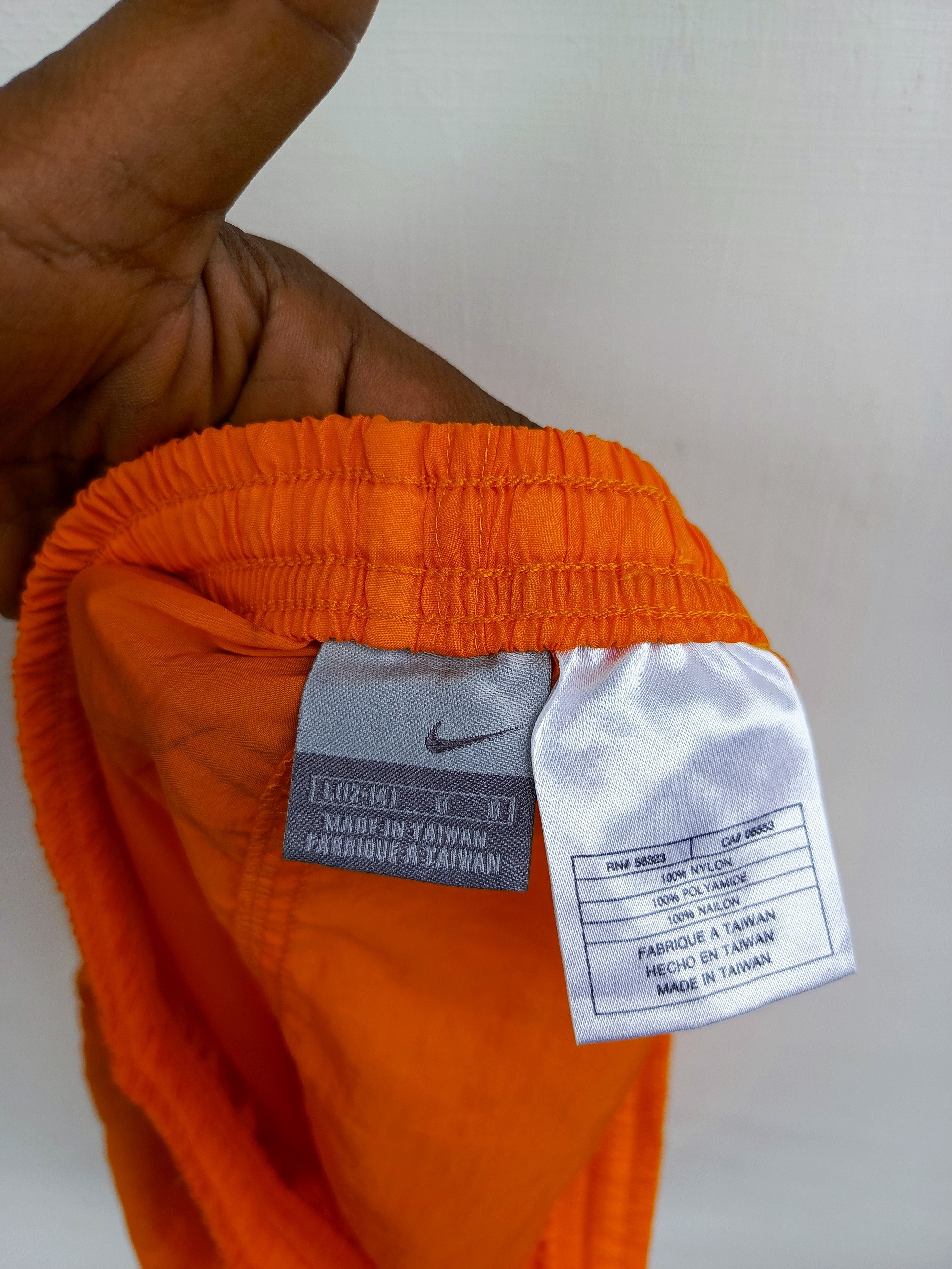 Nike Nike vintage short Size US 32 / EU 48 - 6 Thumbnail