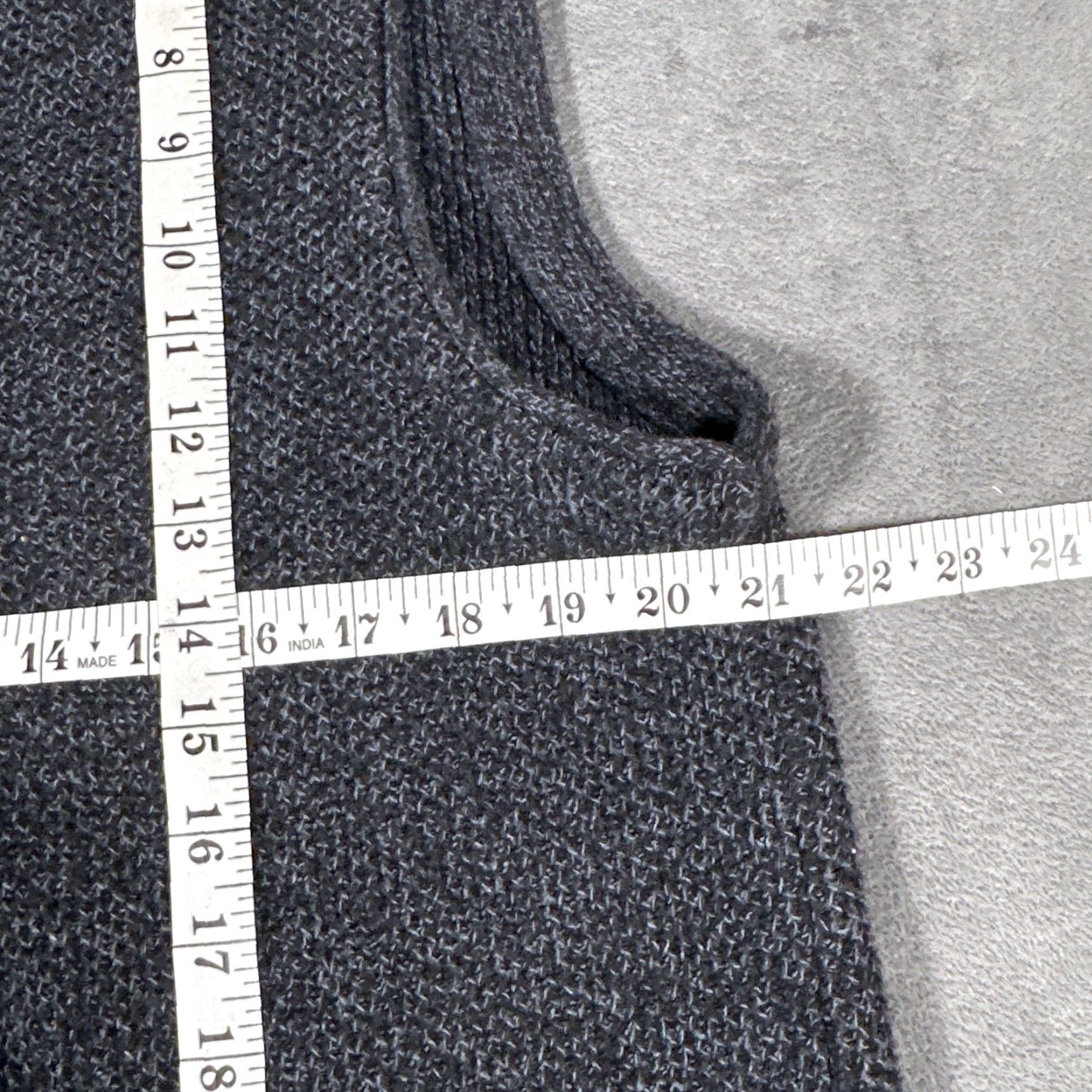 Vintage VINTAGE St. John's Bay Sweater Vest Mens Medium Gray Knit Cardigan 80s 90s Solid Button Front V-Neck Cotton Acrylic Casual Fall Mens Size US M / EU 48-50 / 2 - 6 Thumbnail