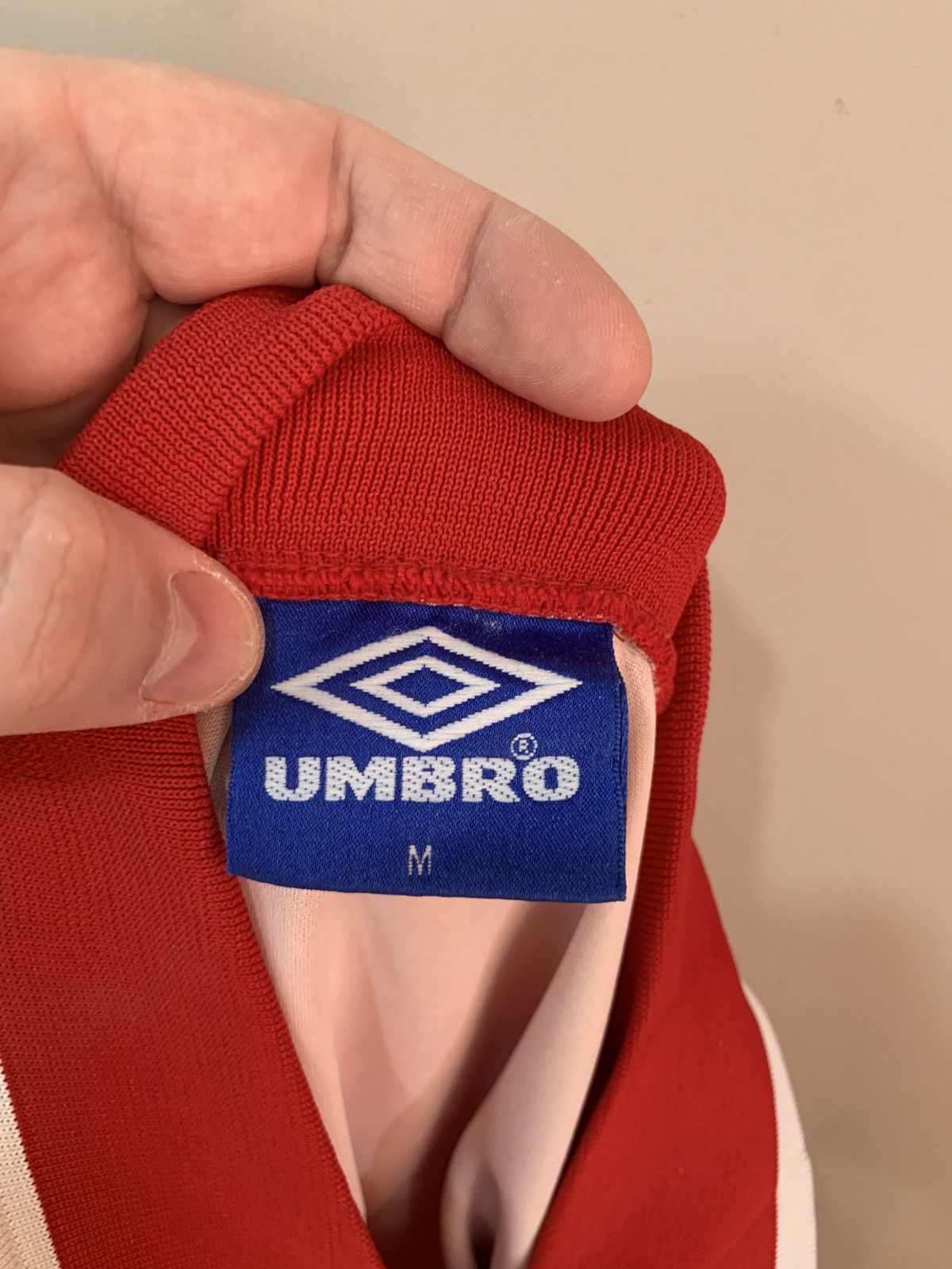 Umbro Umbro Football Shirt Vintage 90s Soccer Jersey Retro Size M Size US M / EU 48-50 / 2 - 12 Thumbnail