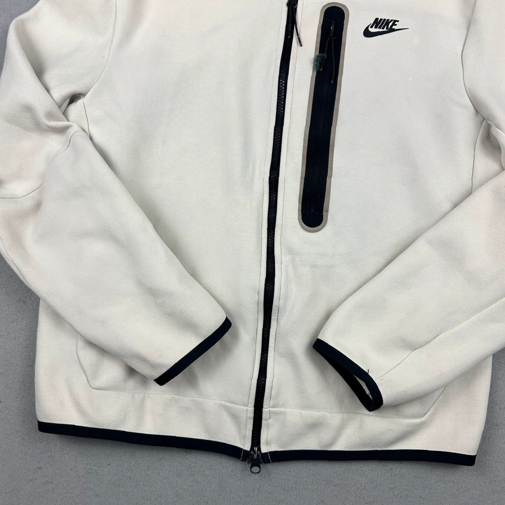 Nike Nike Tech Fleece Jacket Men M Beige Solid Full Zip Pockets Blade Logo Athletic Windbreaker 90s? Size US M / EU 48-50 / 2 - 3 Thumbnail