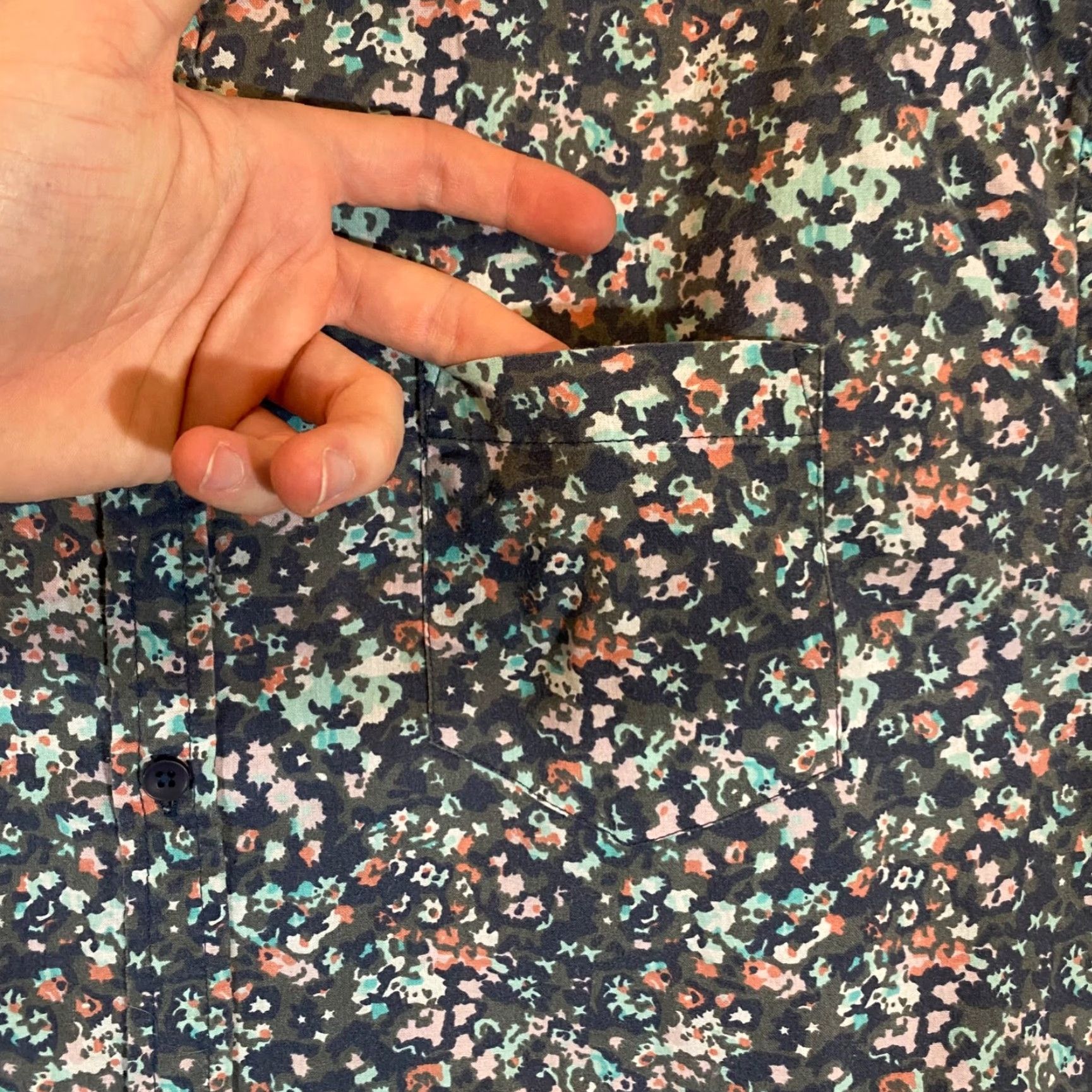 Vintage VINTAGE Straight Faded Men’s Floral Shirt Size XL Short Sleeve Button Up Casual Outfits All Seasons Size US XL / EU 56 / 4 - 5 Thumbnail