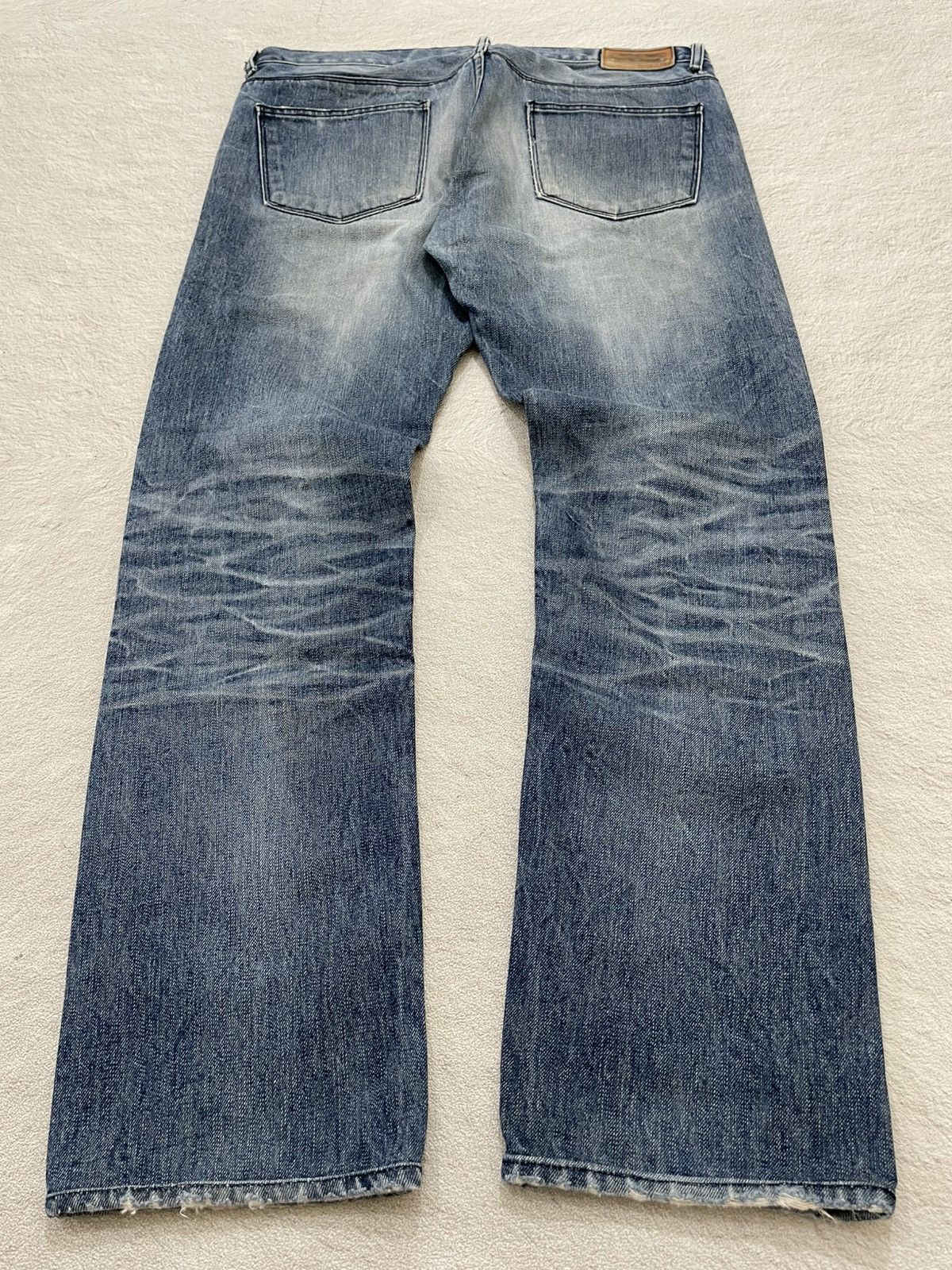 Japanese Brand 2000s Blue Denim Fading Y2K Size US 34 / EU 50 - 2 Thumbnail