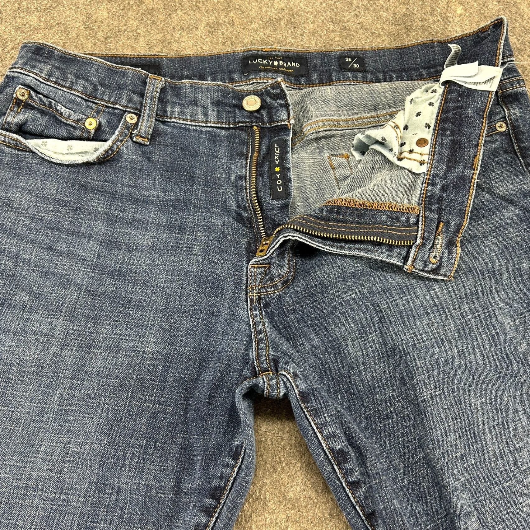 Lucky Brand Lucky Brand Jeans Men 36x30 Blue 221 Straight Leg Dark Wash Denim Distressed Vintage No (Professional) Size US 36 / EU 52 - 2 Thumbnail