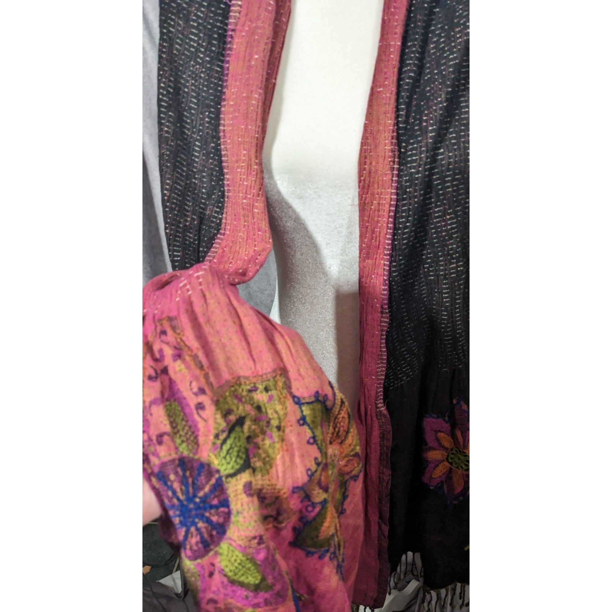 Other Vintage Bohemian Grey And Pink Floral Embroidered Scarf Size ONE SIZE - 9 Thumbnail