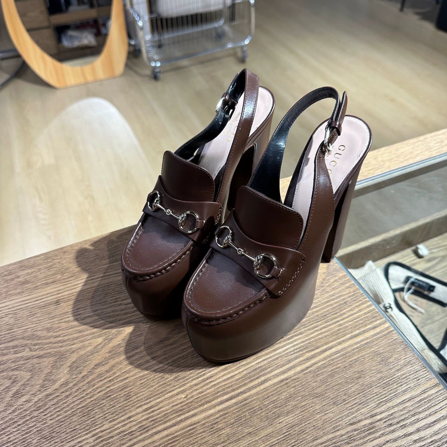 Gucci Gucci mar667 Horsebit Block Heel Pump 37 Size US 6.5 / IT 36.5 - 1 Thumbnail