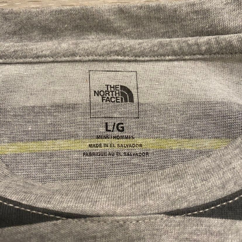 The North Face North Face Grey Graphic Athletic Tee Men Large Bin H-11 Size US L / EU 52-54 / 3 - 3 Thumbnail