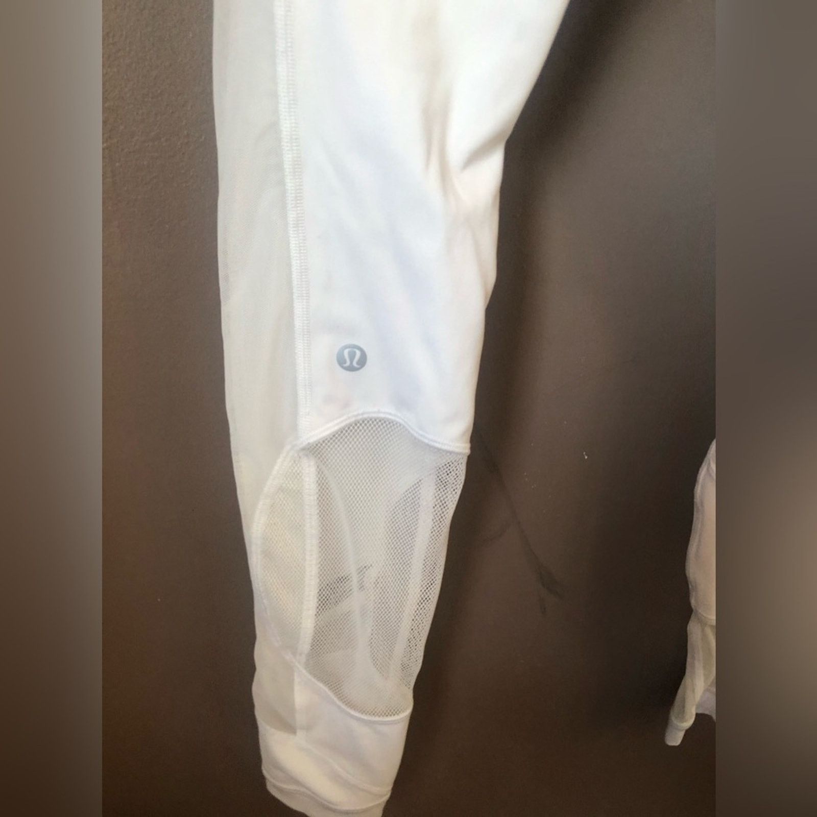 Lululemon White lululemon compression legging with sheer mesh design. Size 25" / US 0 / IT 36 - 4 Thumbnail