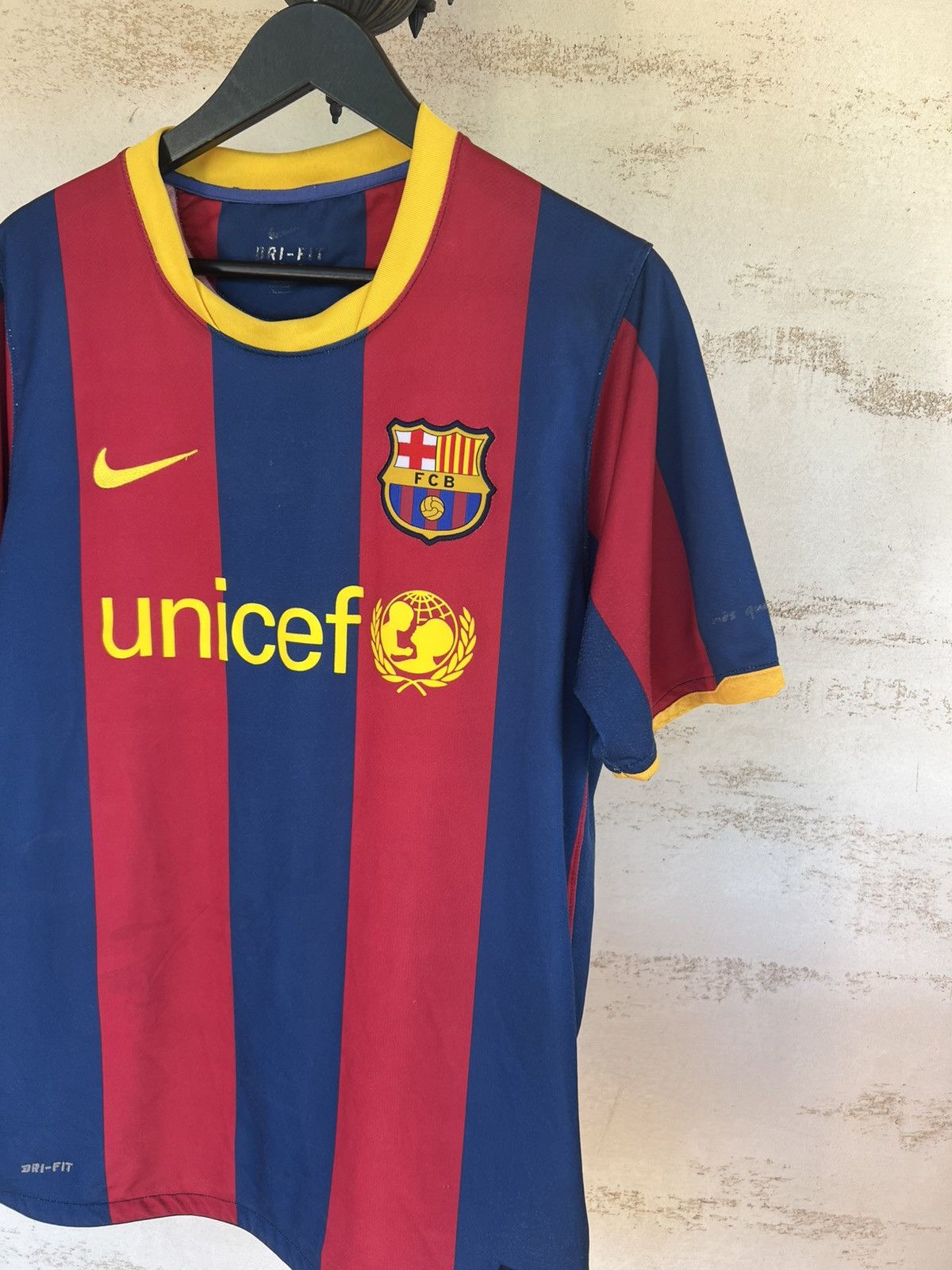 Nike ❤️💙VINTAGE FC.BARCELONA HOME JERSEY XAVI HYPE RARE BEST Size US M / EU 48-50 / 2 - 2 Thumbnail