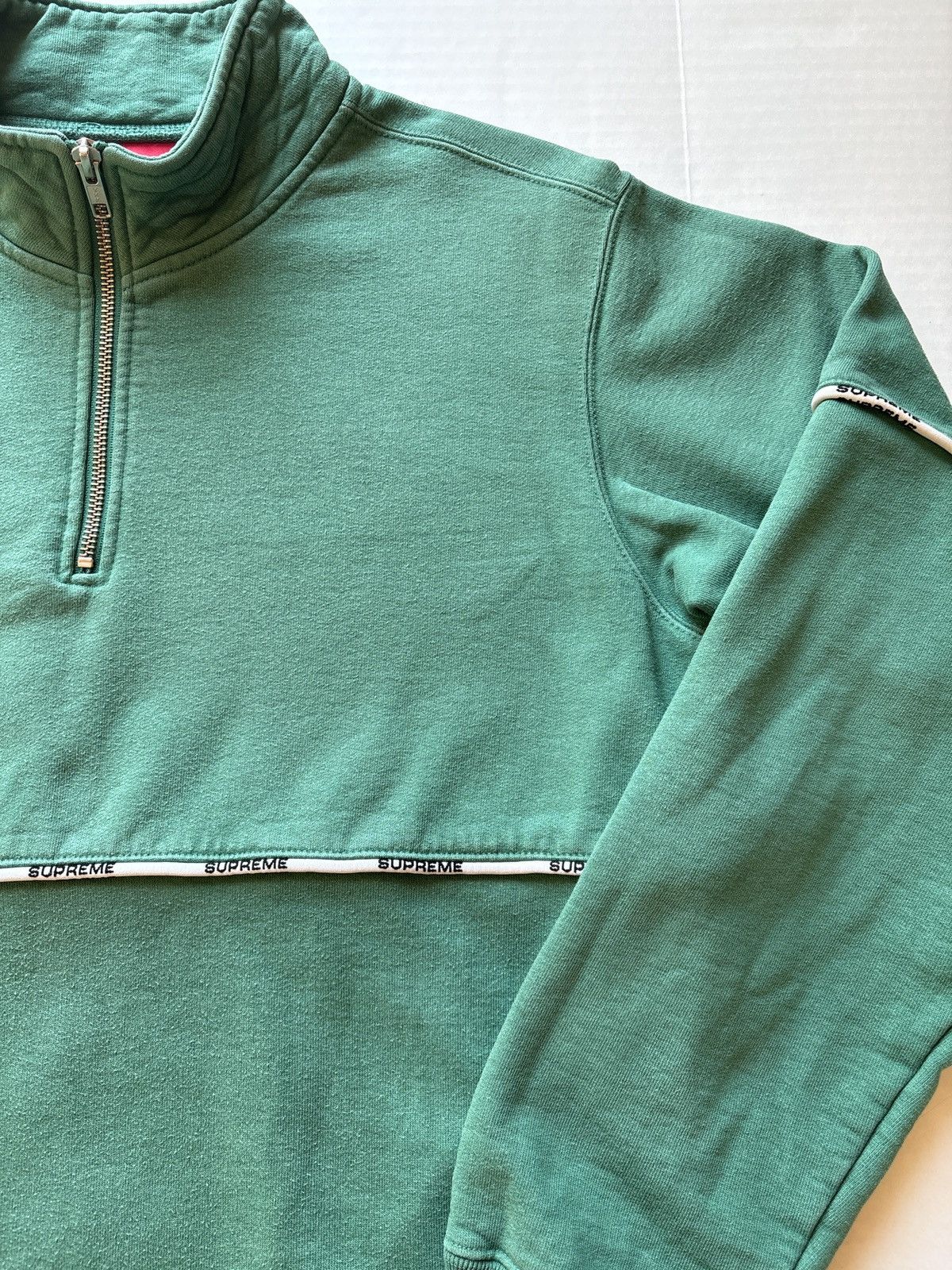 Supreme Supreme SS18 Logo Piping Half Zip Green SIZE S Size US S / EU 44-46 / 1 - 2 Thumbnail